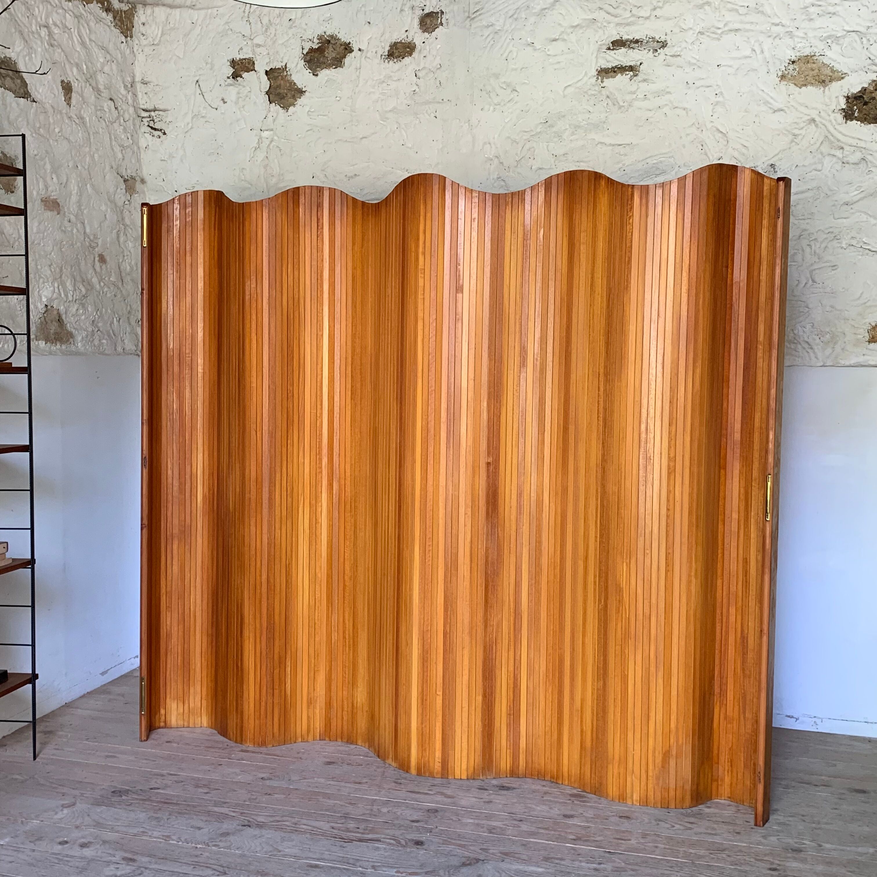 Baumann style vintage wooden slat screen