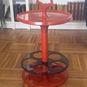 Table appointment / vintage orange bar