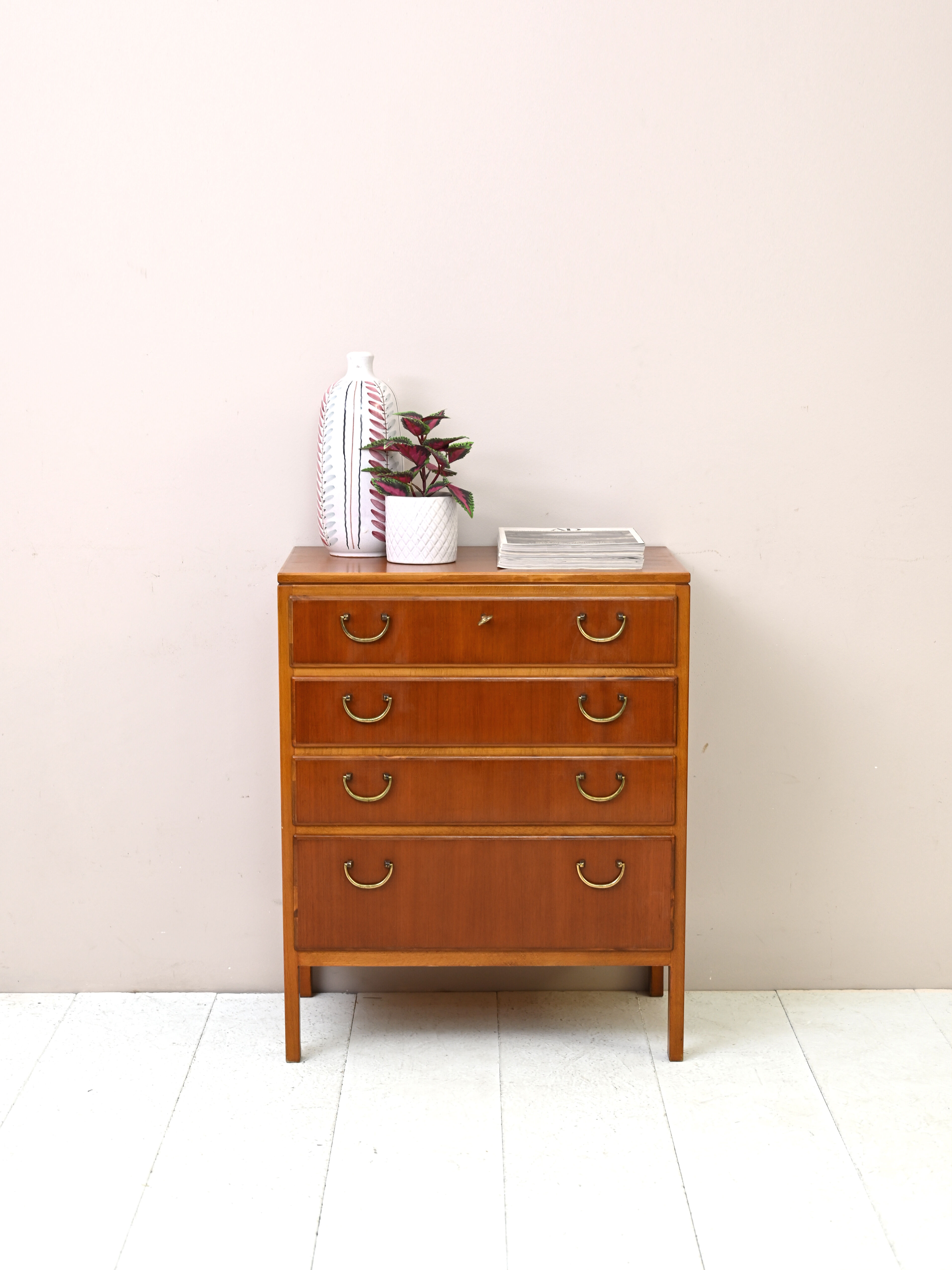 Commode vintage conçue par David Rosén