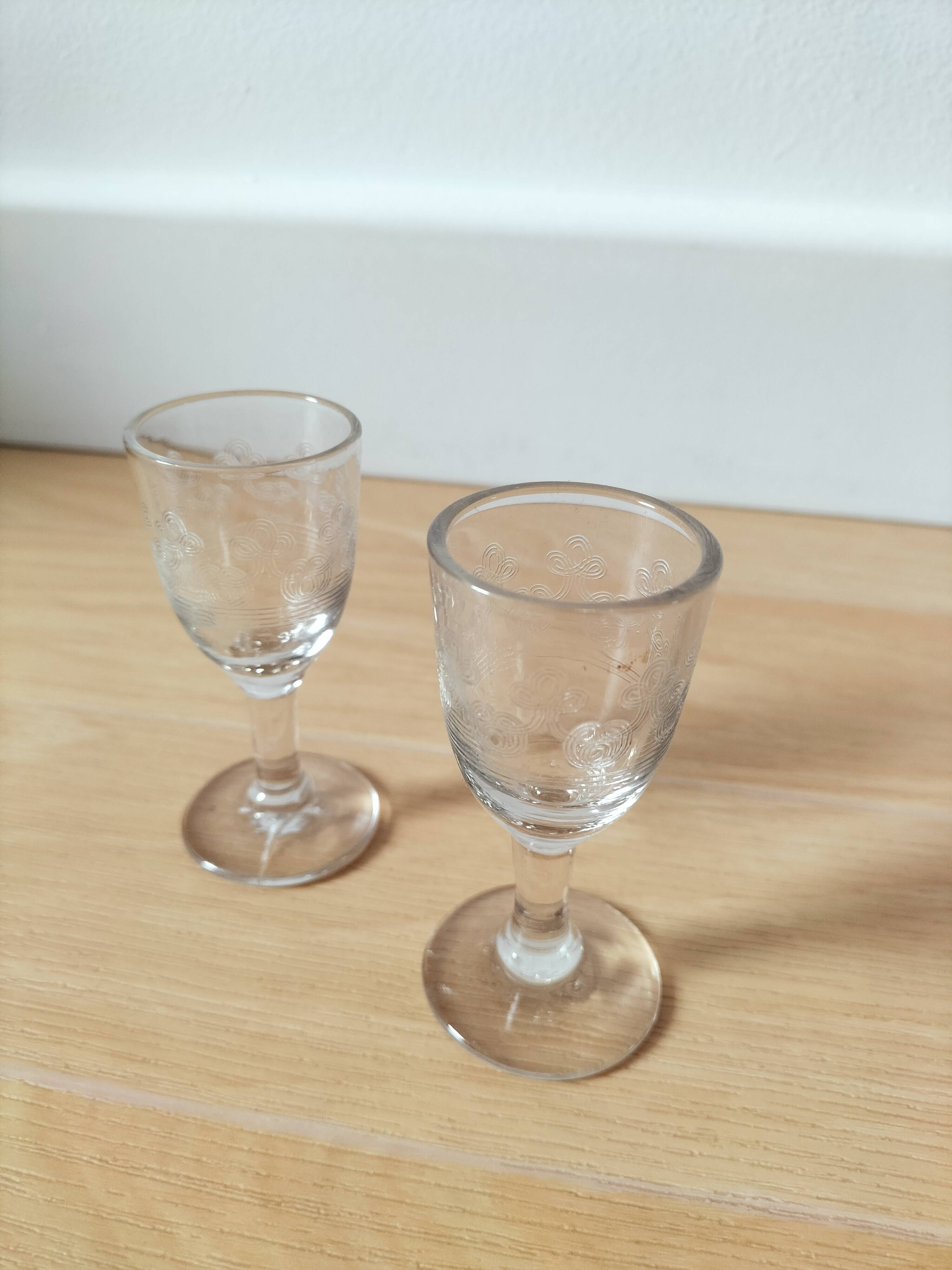 Set of 2 liqueur glasses
