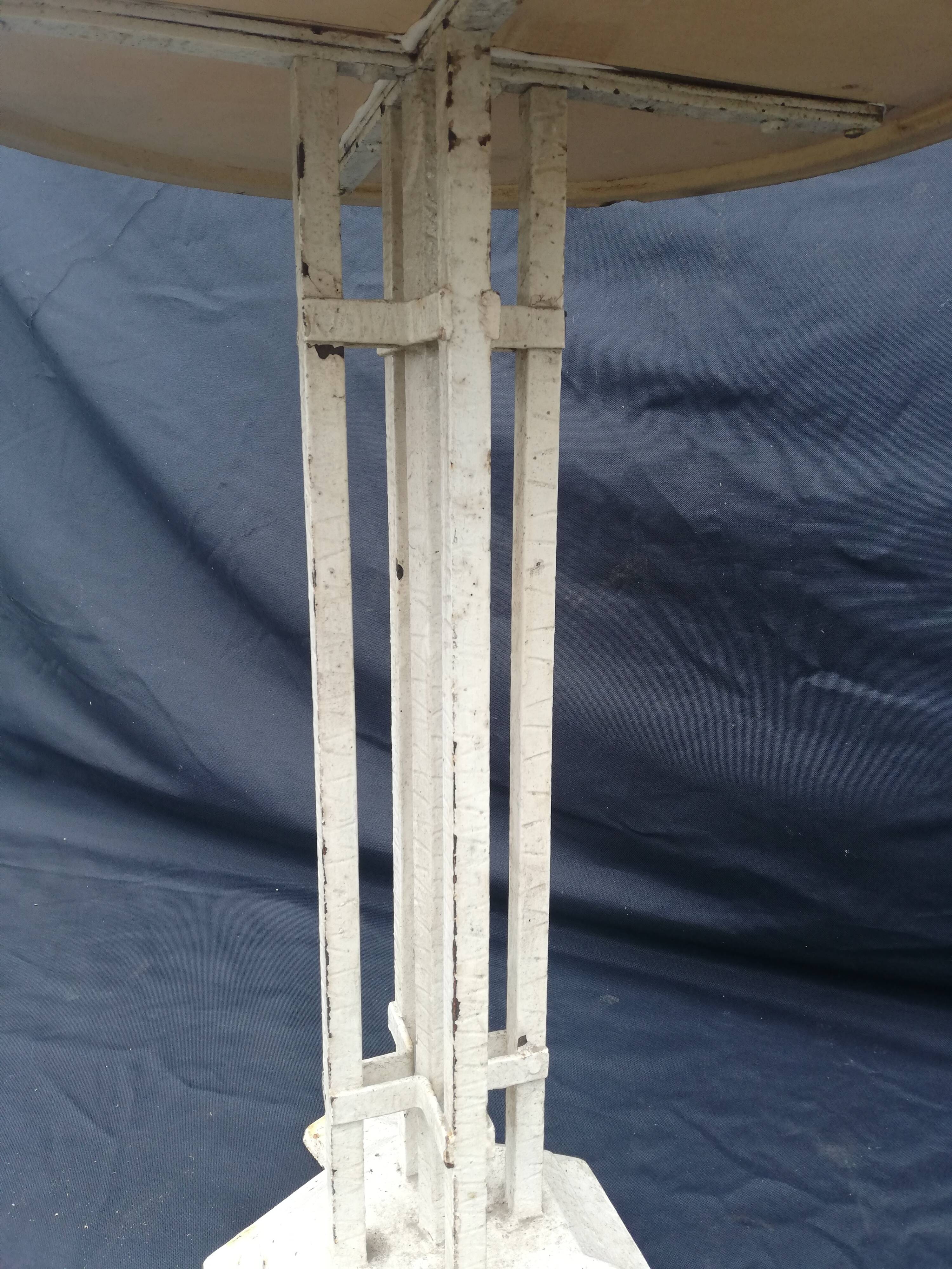 Guéridon old bistro brewery art deco