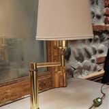 Articulated table lamp reading