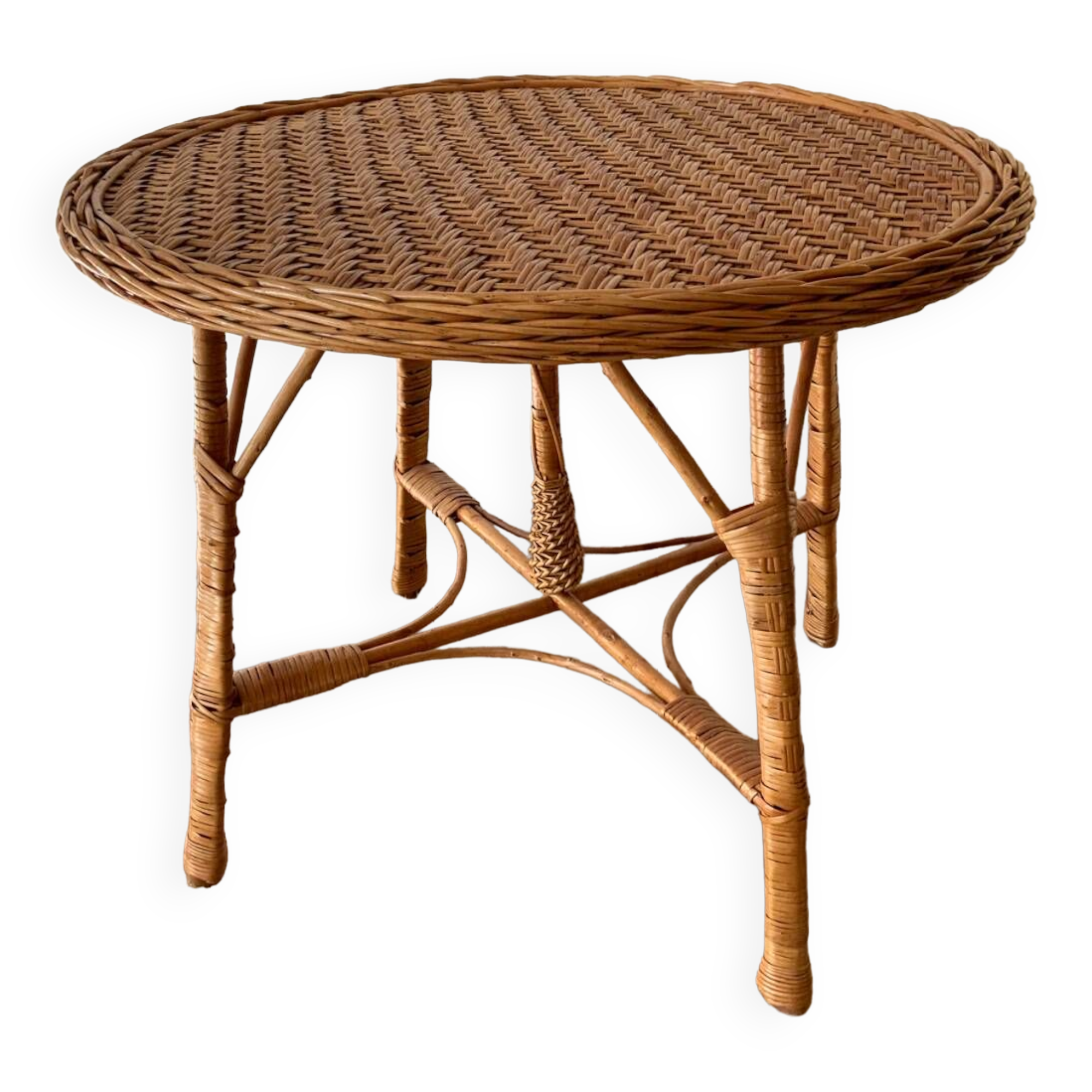Round wicker table