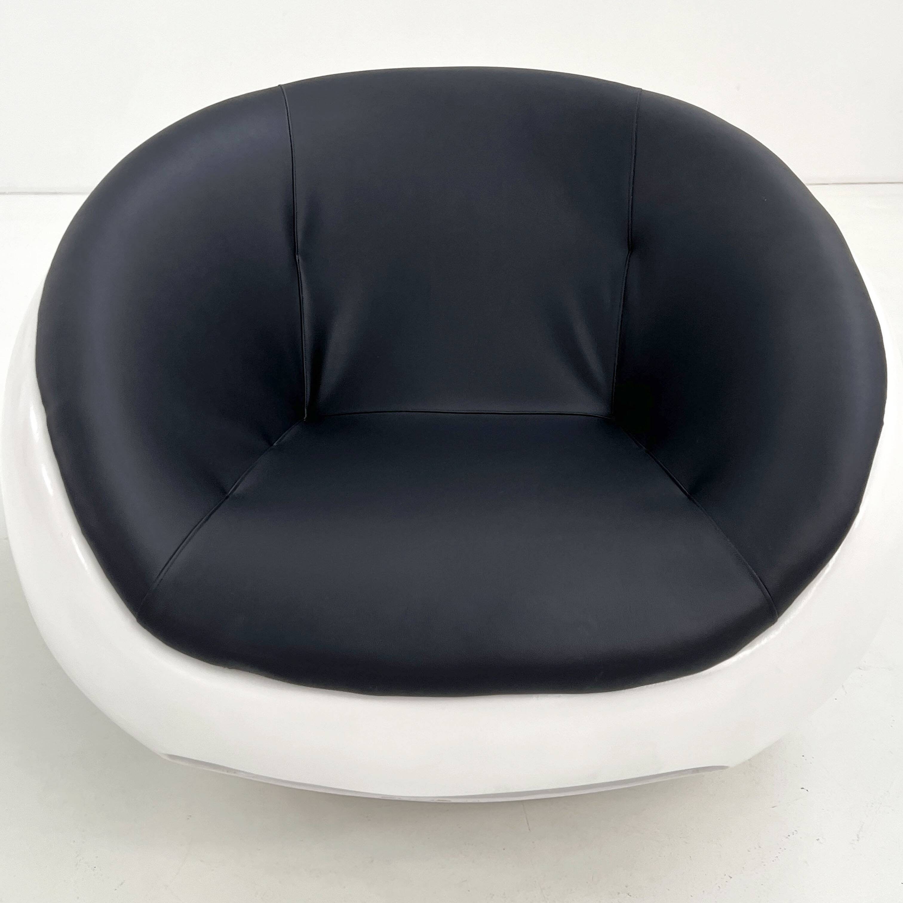Egg Chair in fibreglass Pod by Mario Sabot, 1960