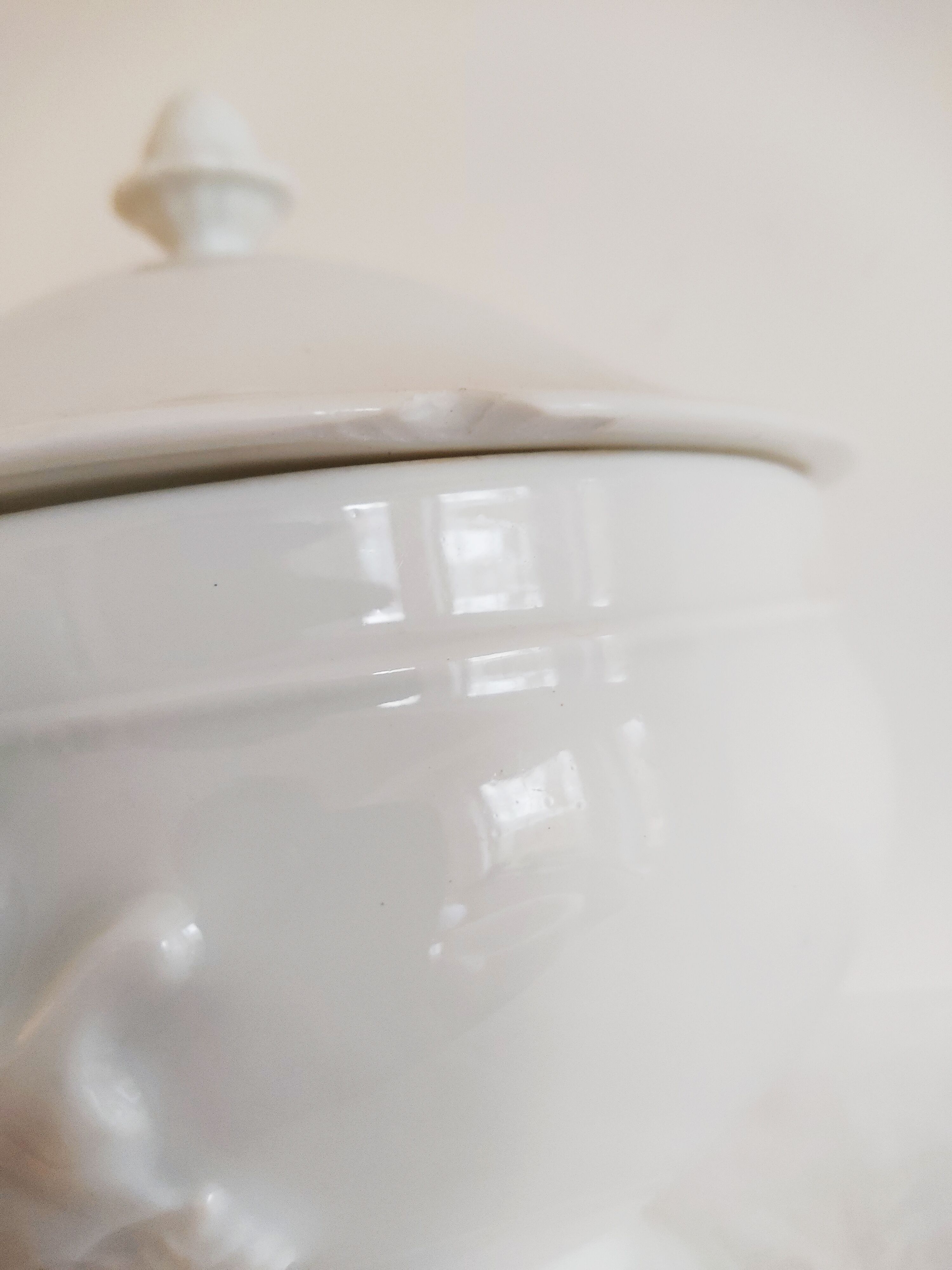 White porcelain soup kitchen, 19th century