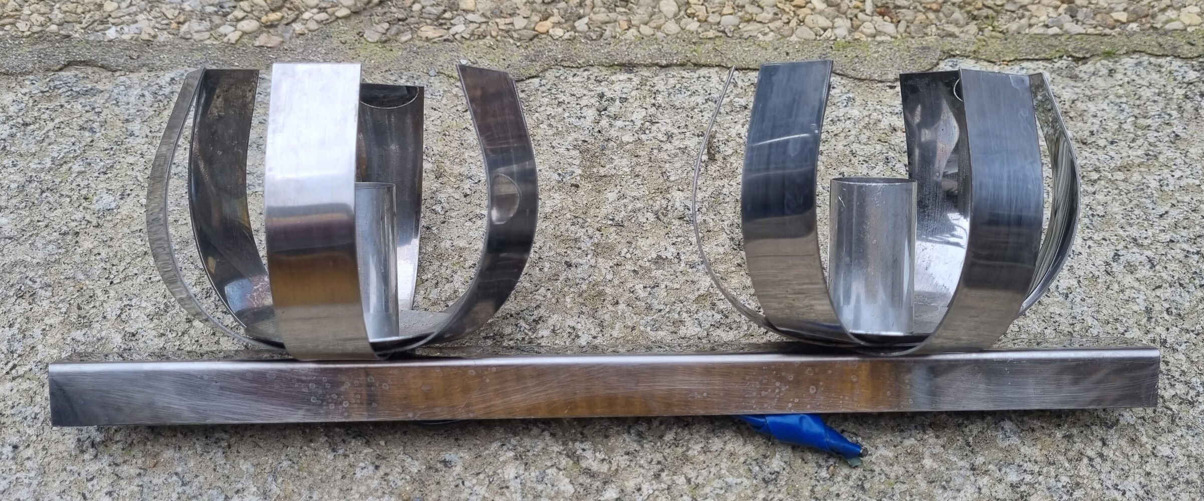 Wall lamp "Fleur de lumière" chromed aluminum 70s