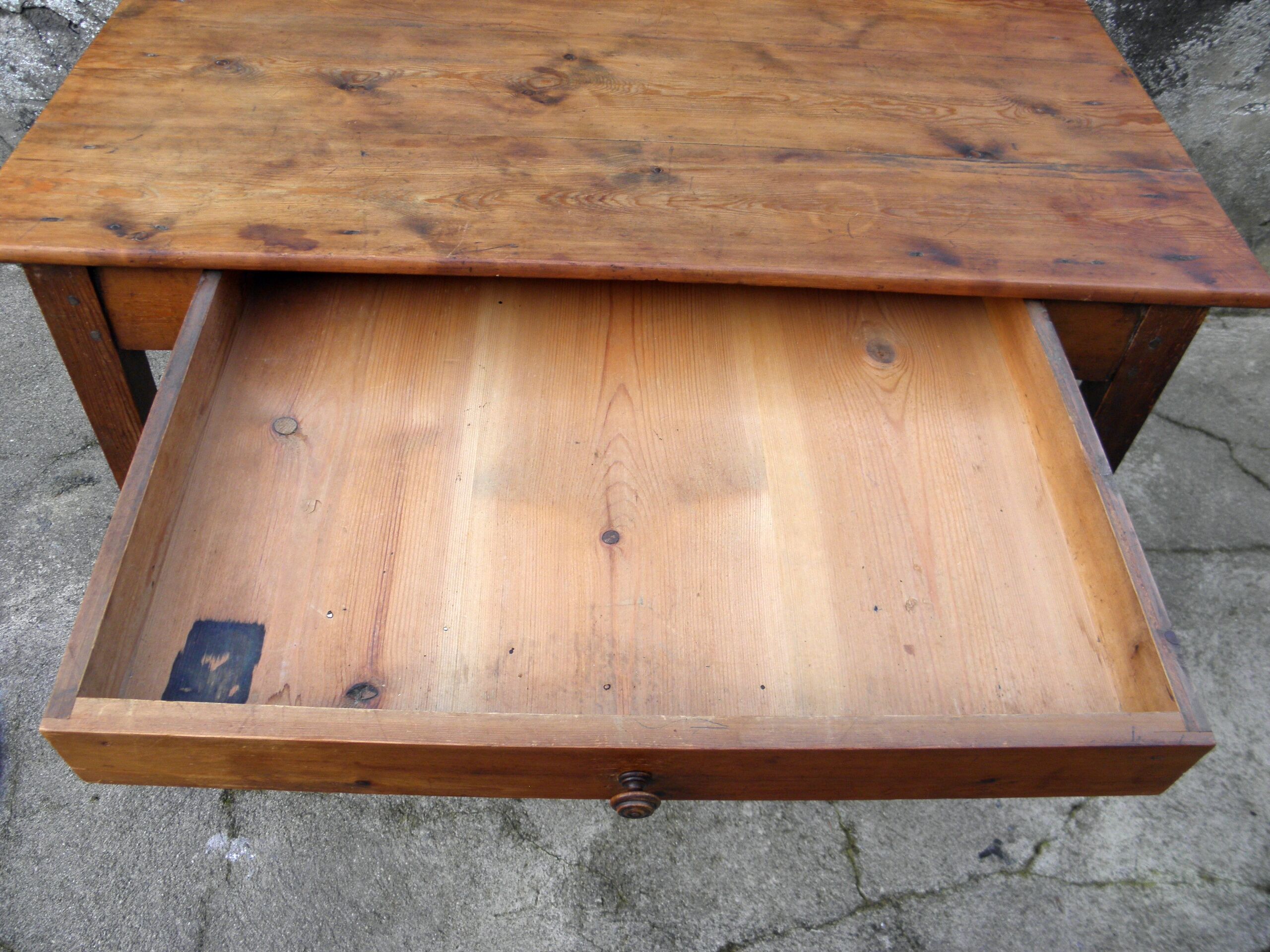 Farm table 110 x 61 cm