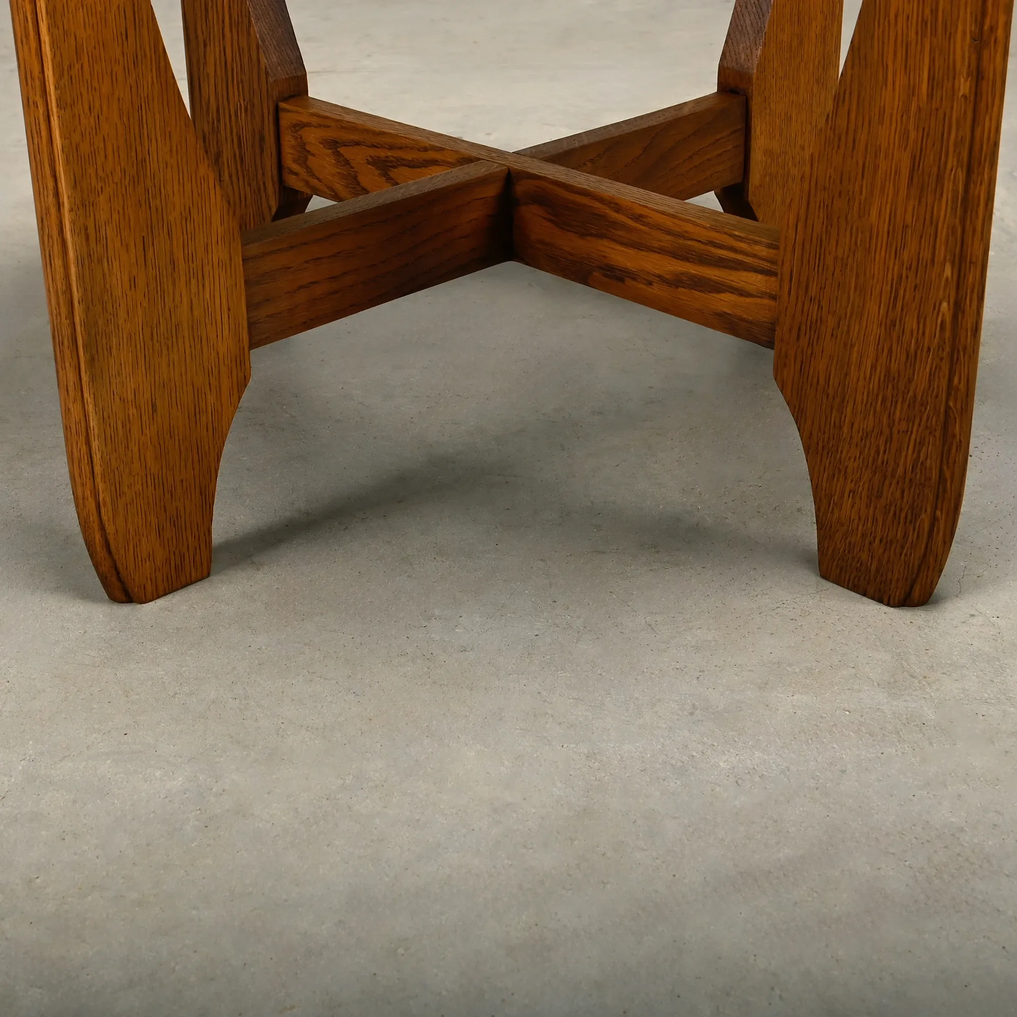 Dutch Art Deco Modernist Amsterdam School side table in Oak