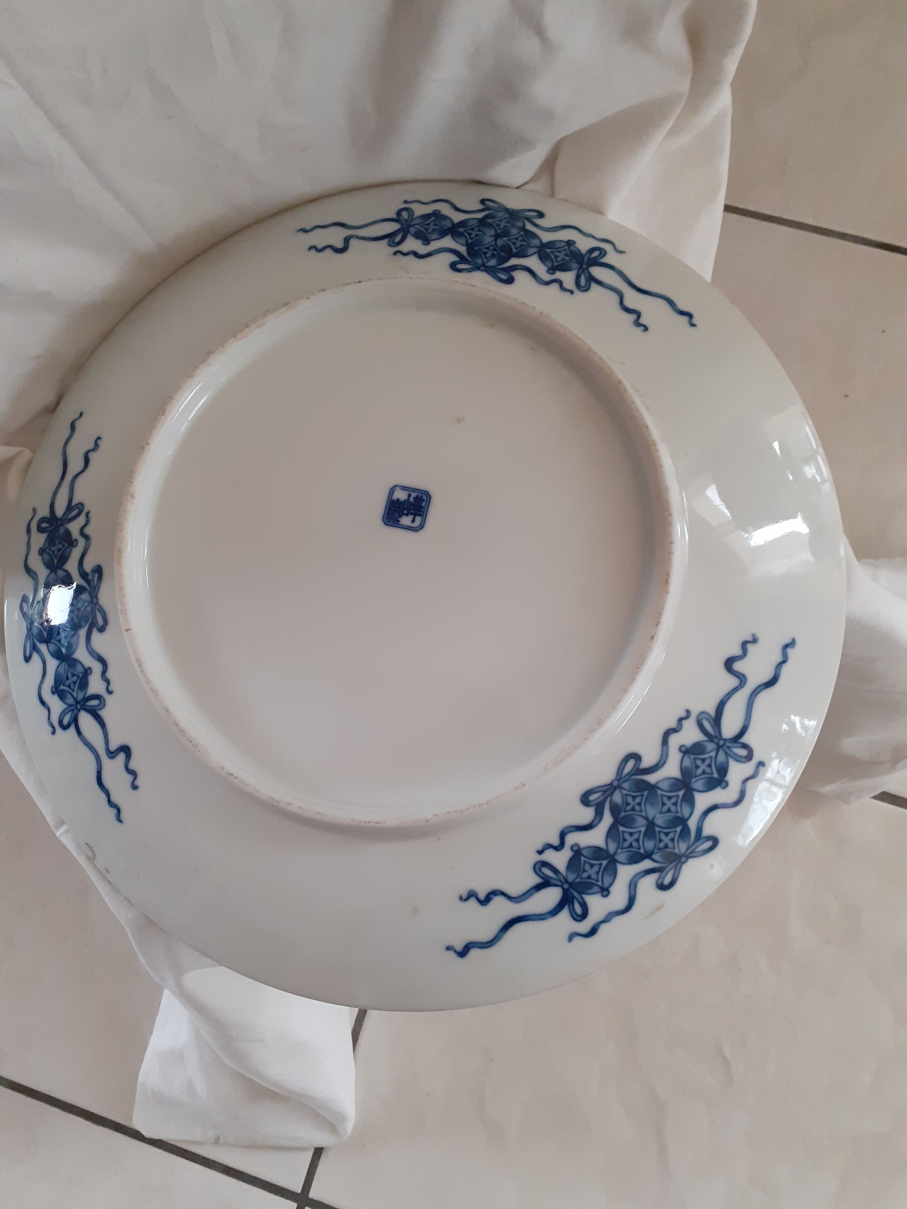 Old dish Imari. White-blue. TB state.