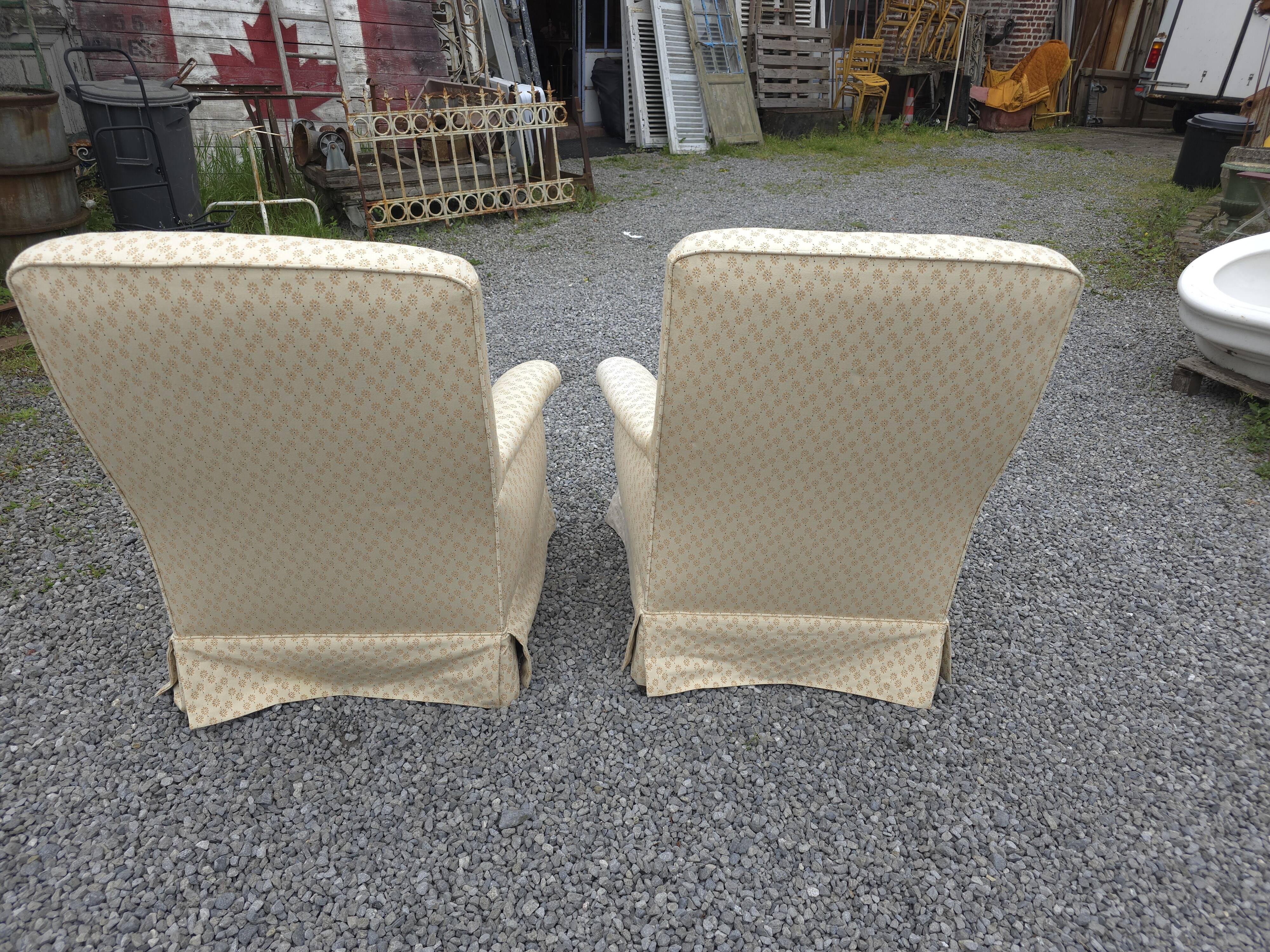 Paire de fauteuils crapaud