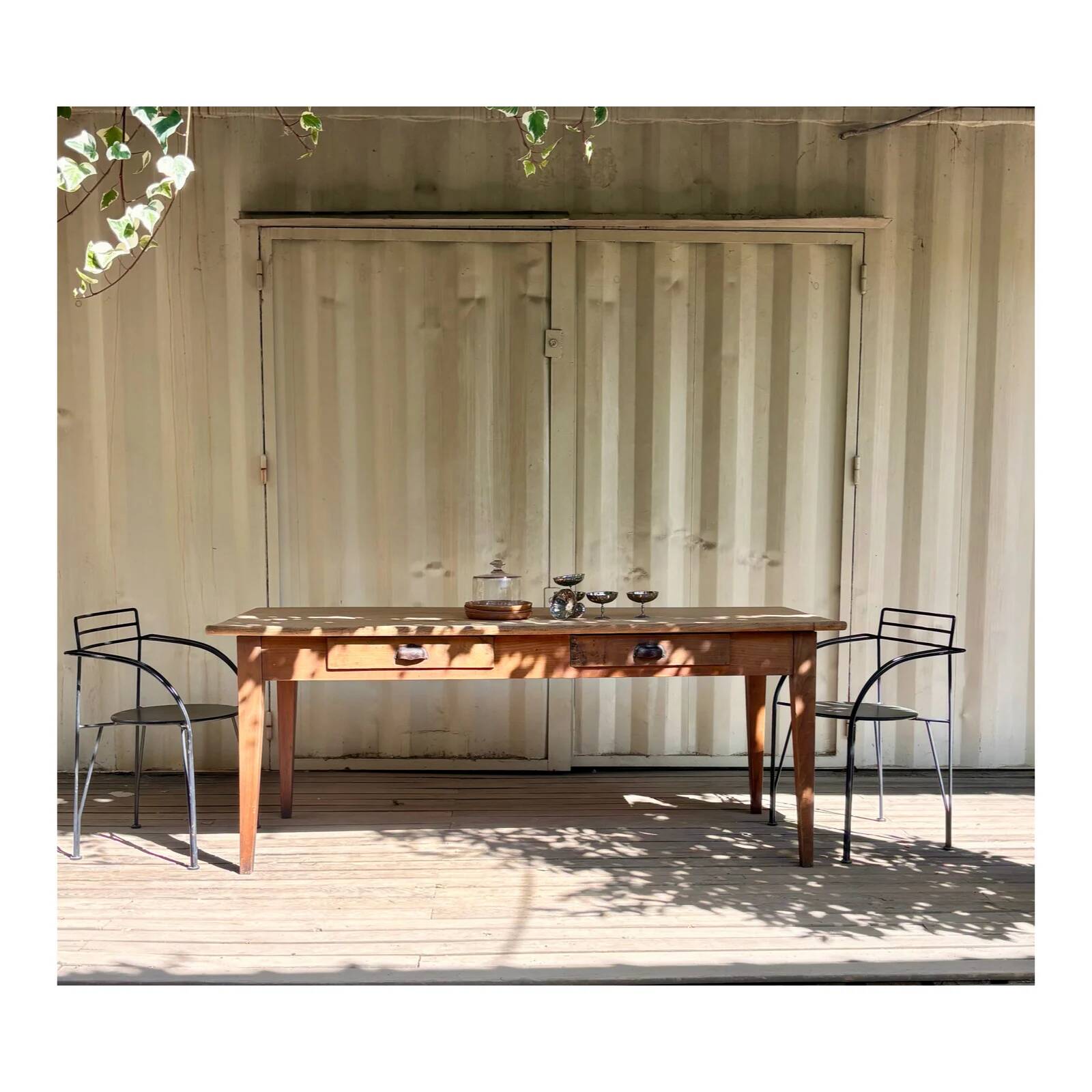Grande table de ferme.