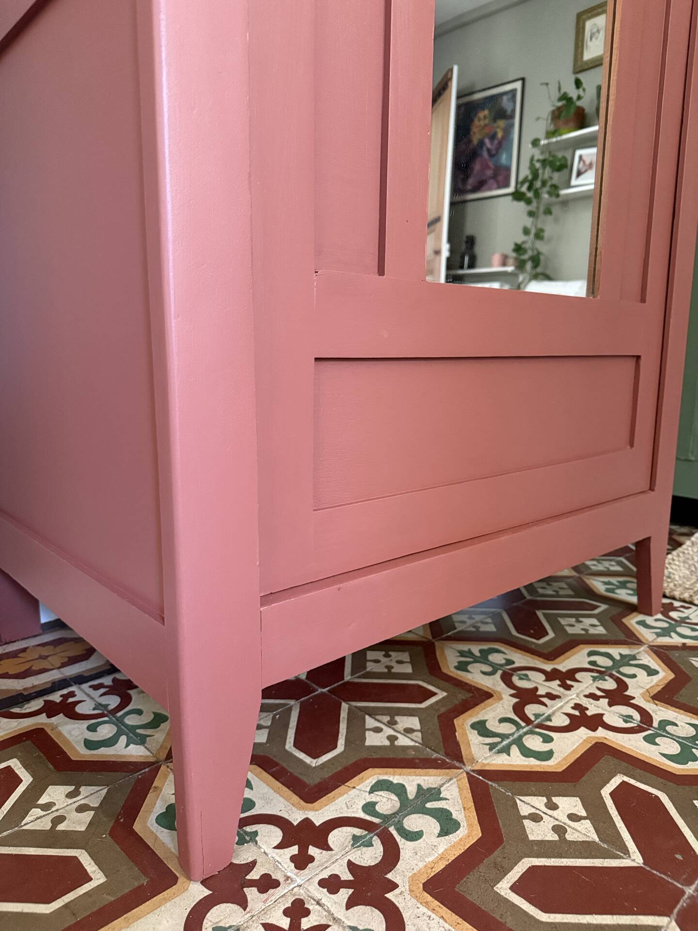 Armoire parisienne
