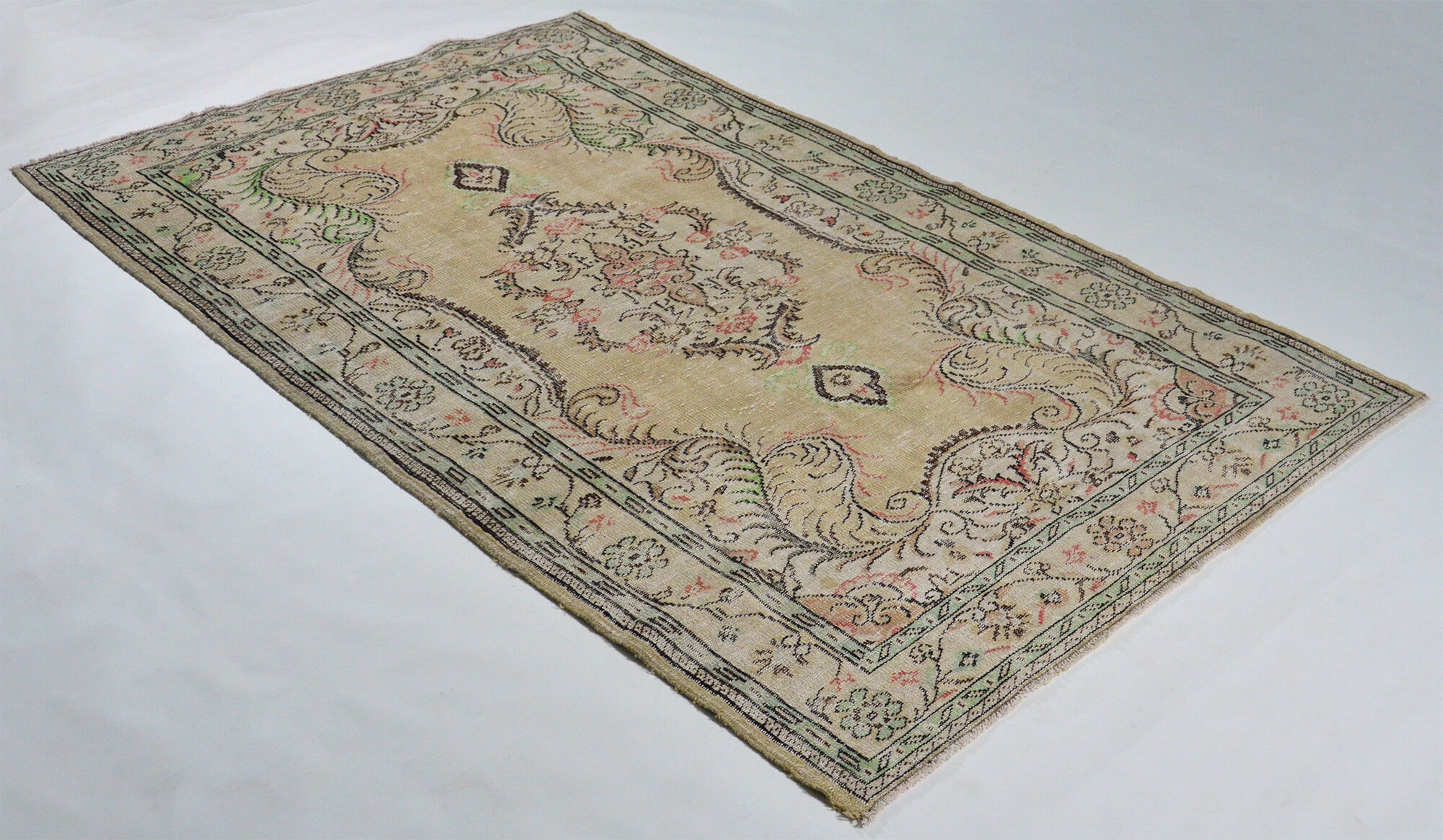 Anatolian handmade vintage rug 272 cm x 163 cm