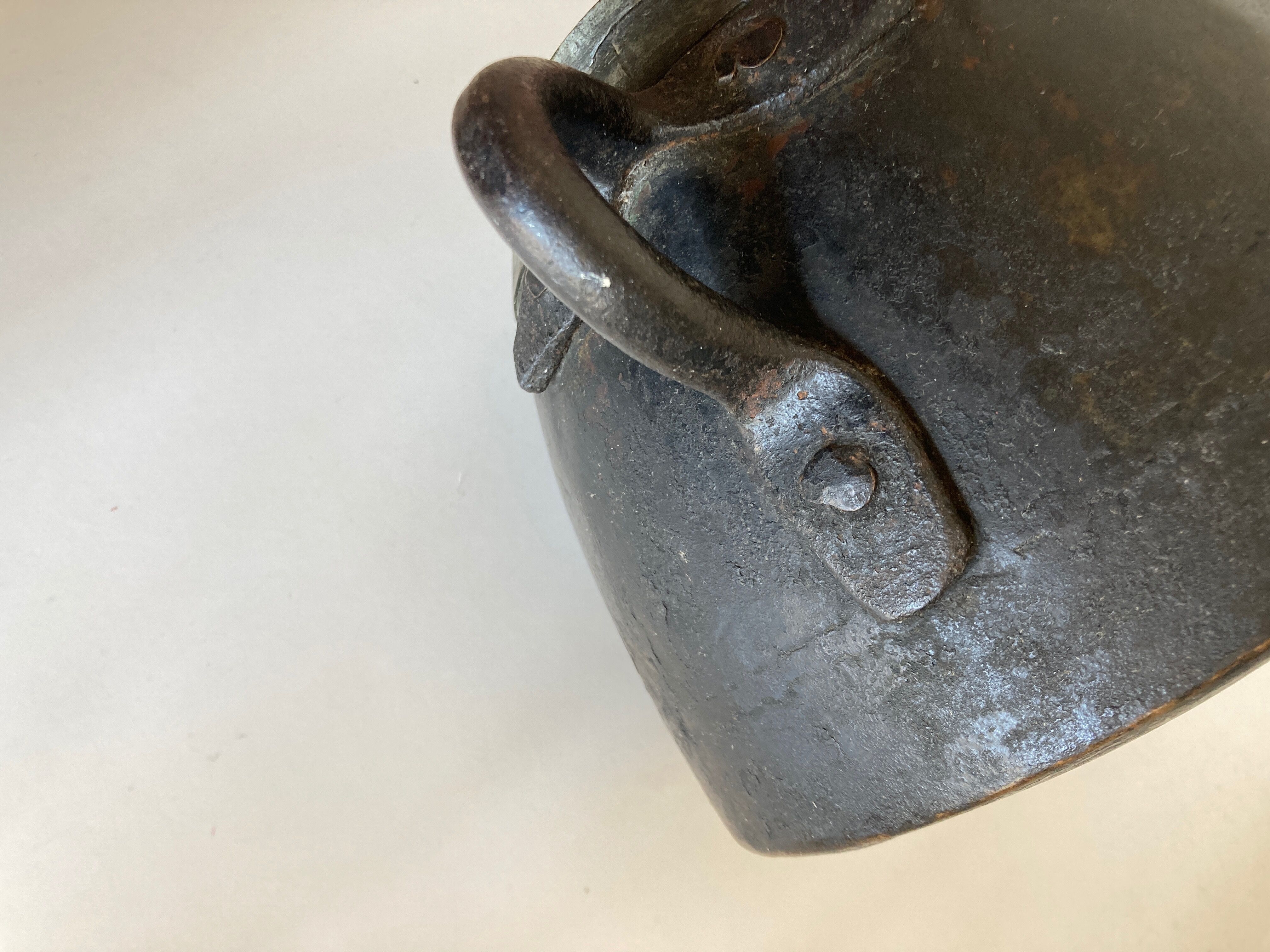 Pot cover vase face 1900 patina of origin