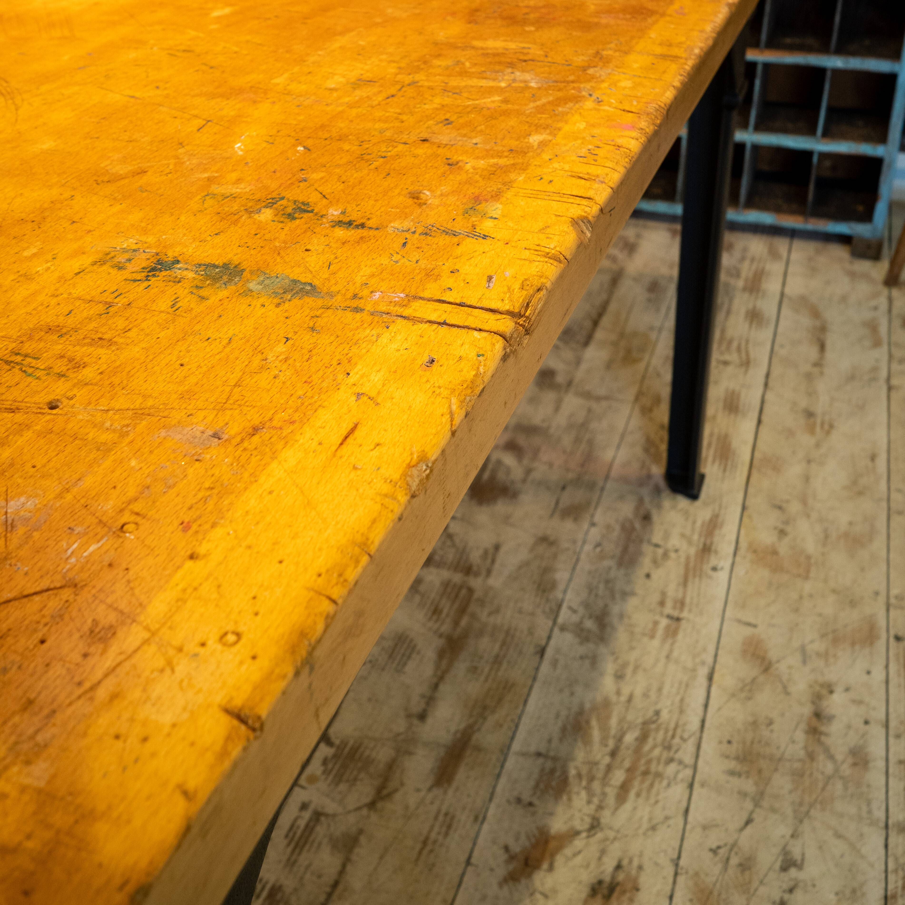 Table de la Reichsbahn avec plateau d'établi