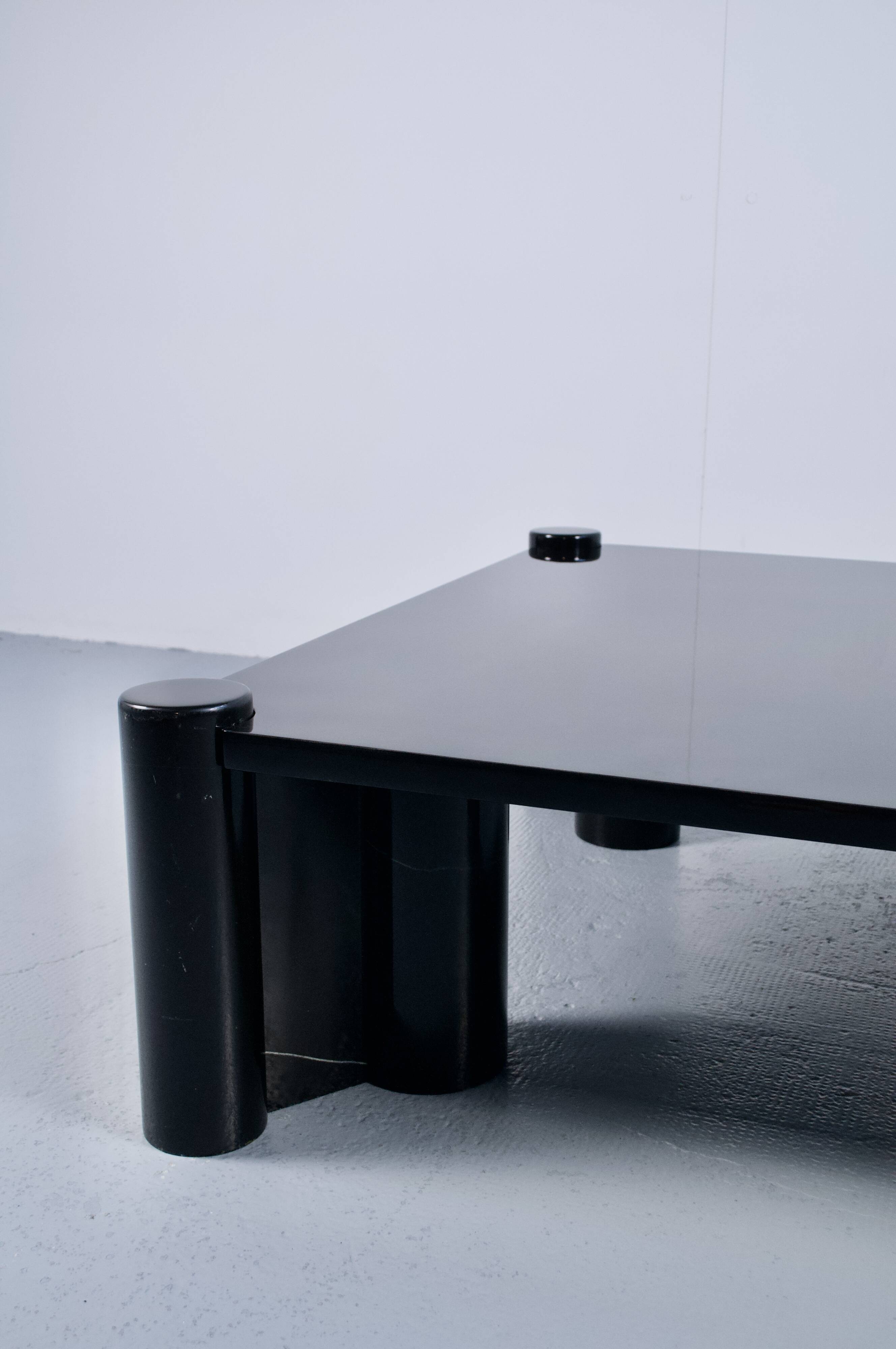 Jumbo marble coffee table by Gae Aulenti, 1960s, Knoll International, publisher