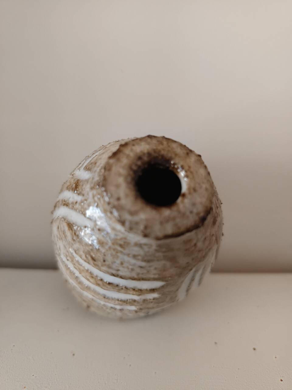 Mini vase in raw stoneware