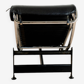 Chaise longue "LC4", Le Corbusier, Pierre Jeanneret, Charlotte Perriand, éditons Cassina