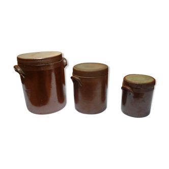 Series of 3 stoneware pots