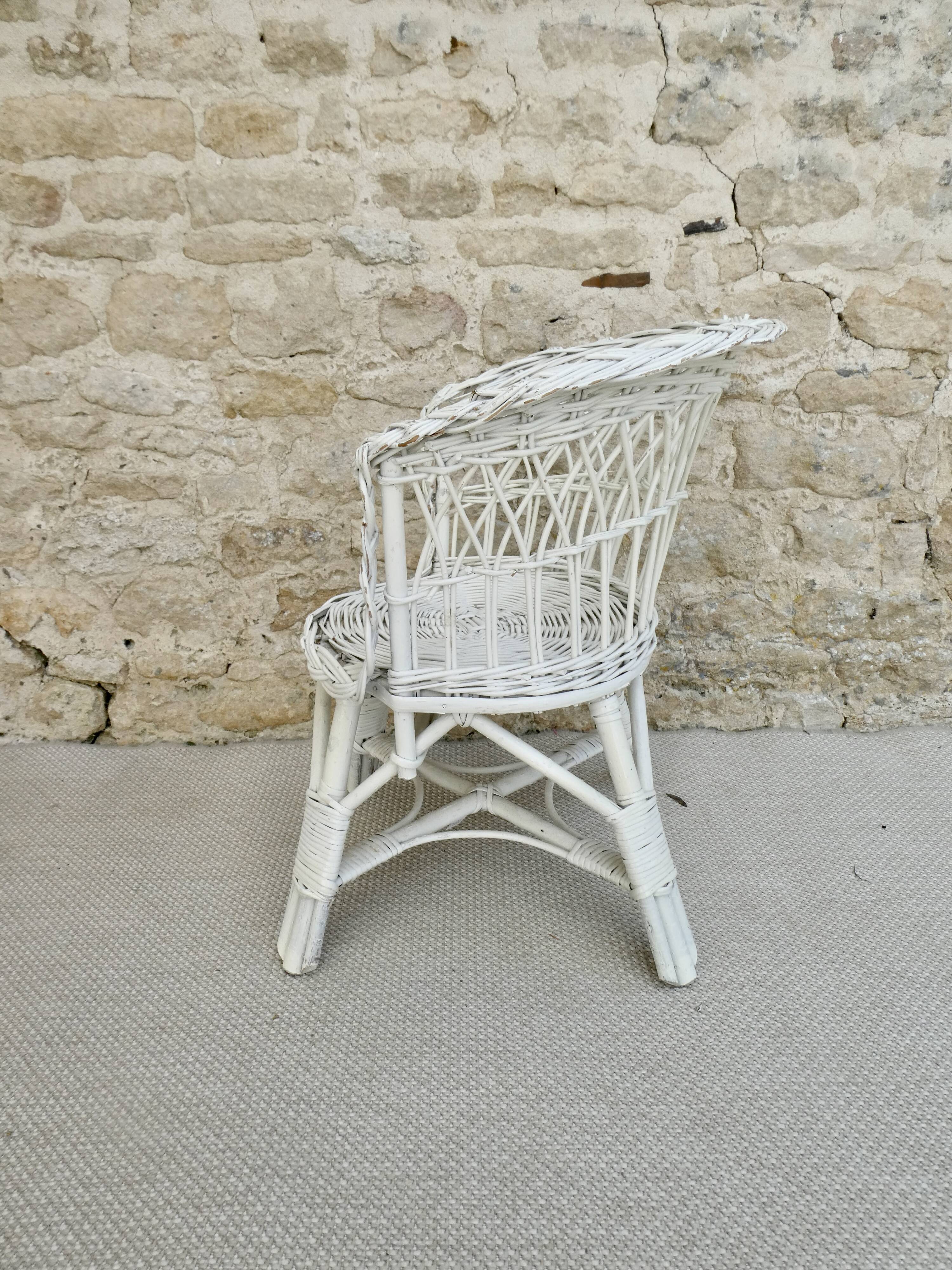 Woven wicker basket chair