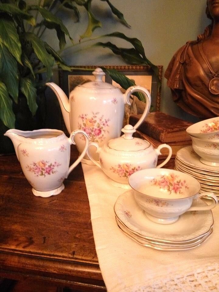 Bavarian porcelain coffee service party (Saxony) with floral and gold decoration