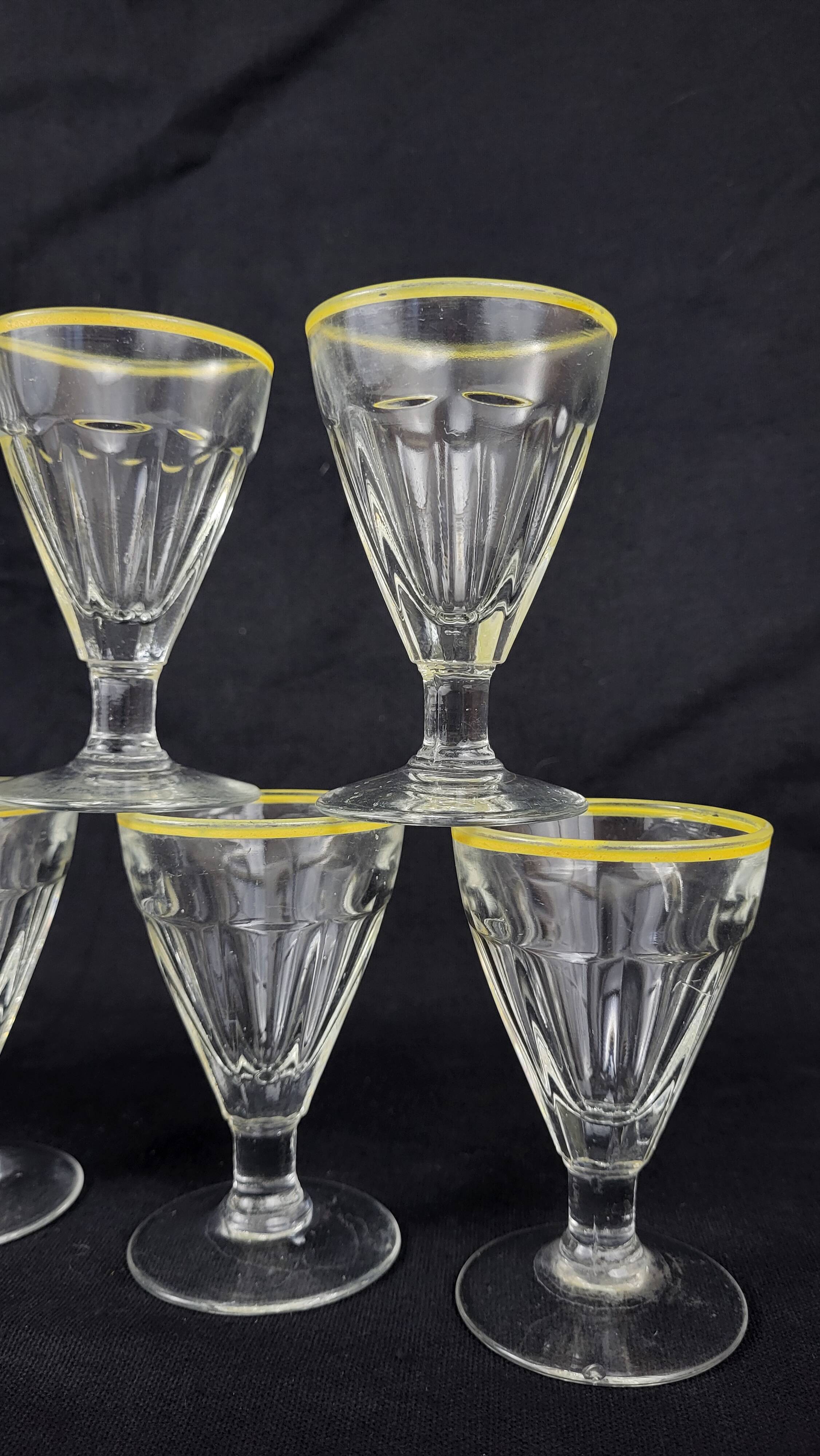 Set of 9 wine glasses cooked bistro counter 1950s