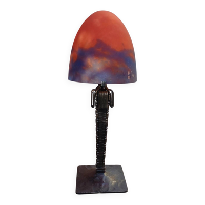 Lampe Art déco en pâte de verre et fer forgé, signée Muller Frère