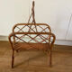 Porte revue en rotin vintage