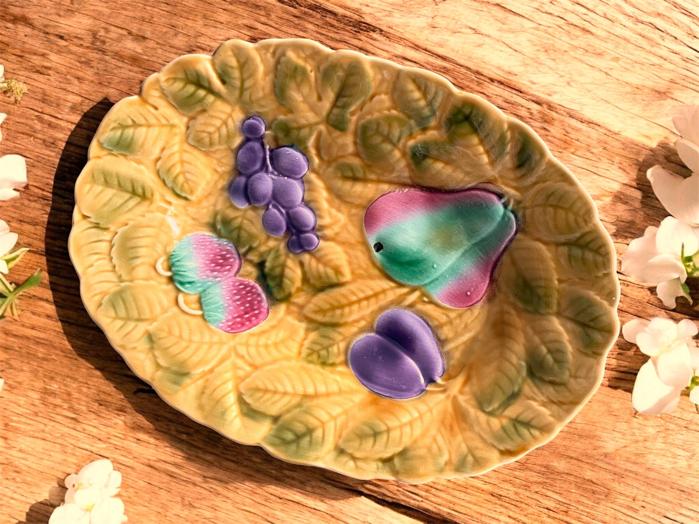 Antique oval dish in Sarreguemines majolica.