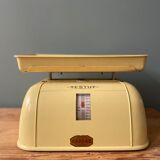 Vintage Yellow Testut scale, 1950s
