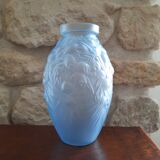 Vase au pin maritime en verre bleu, vers 1930