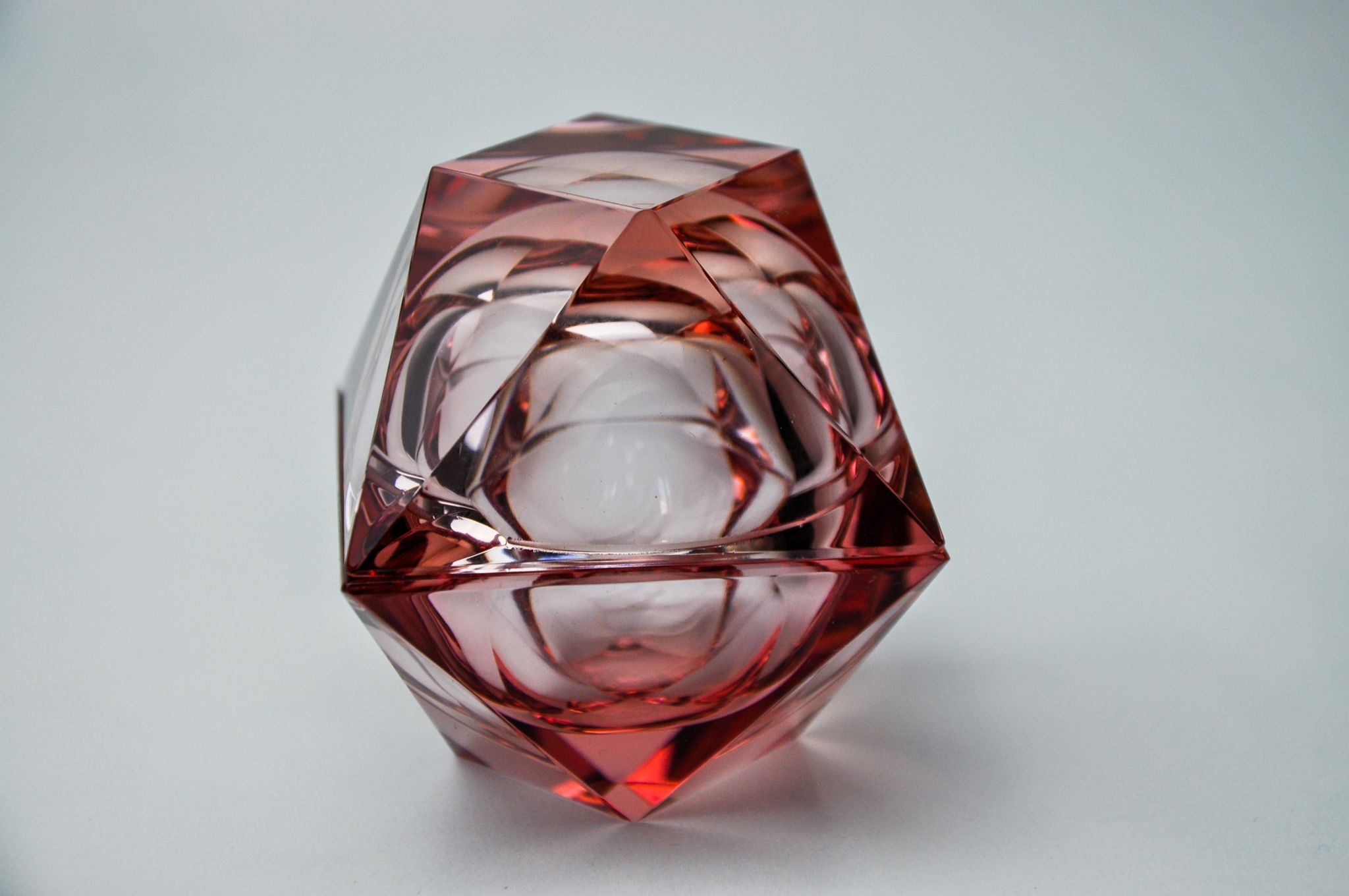 Duo of pink faceted ashtrays by Seguso, murano, italy, 1970
