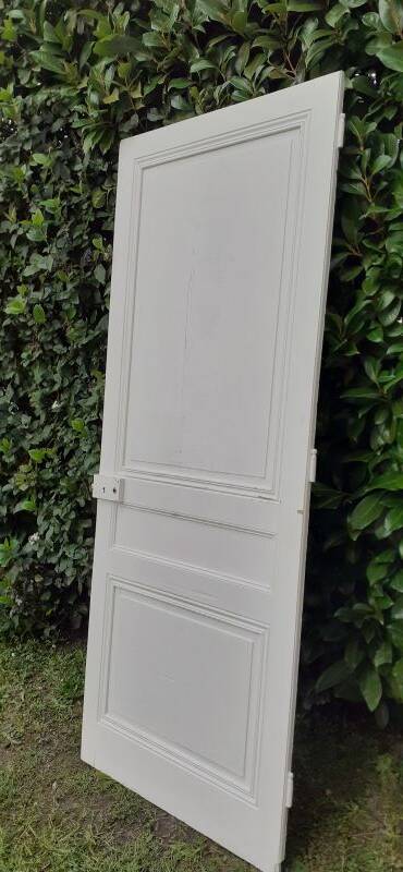 Communication door h221.5xl90cm old paneled, molded, interior