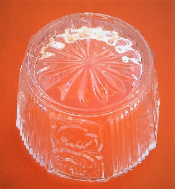 Années 1950   Pot couvert   Drageoir / Bonbonnière  Verre taillé et ciselé