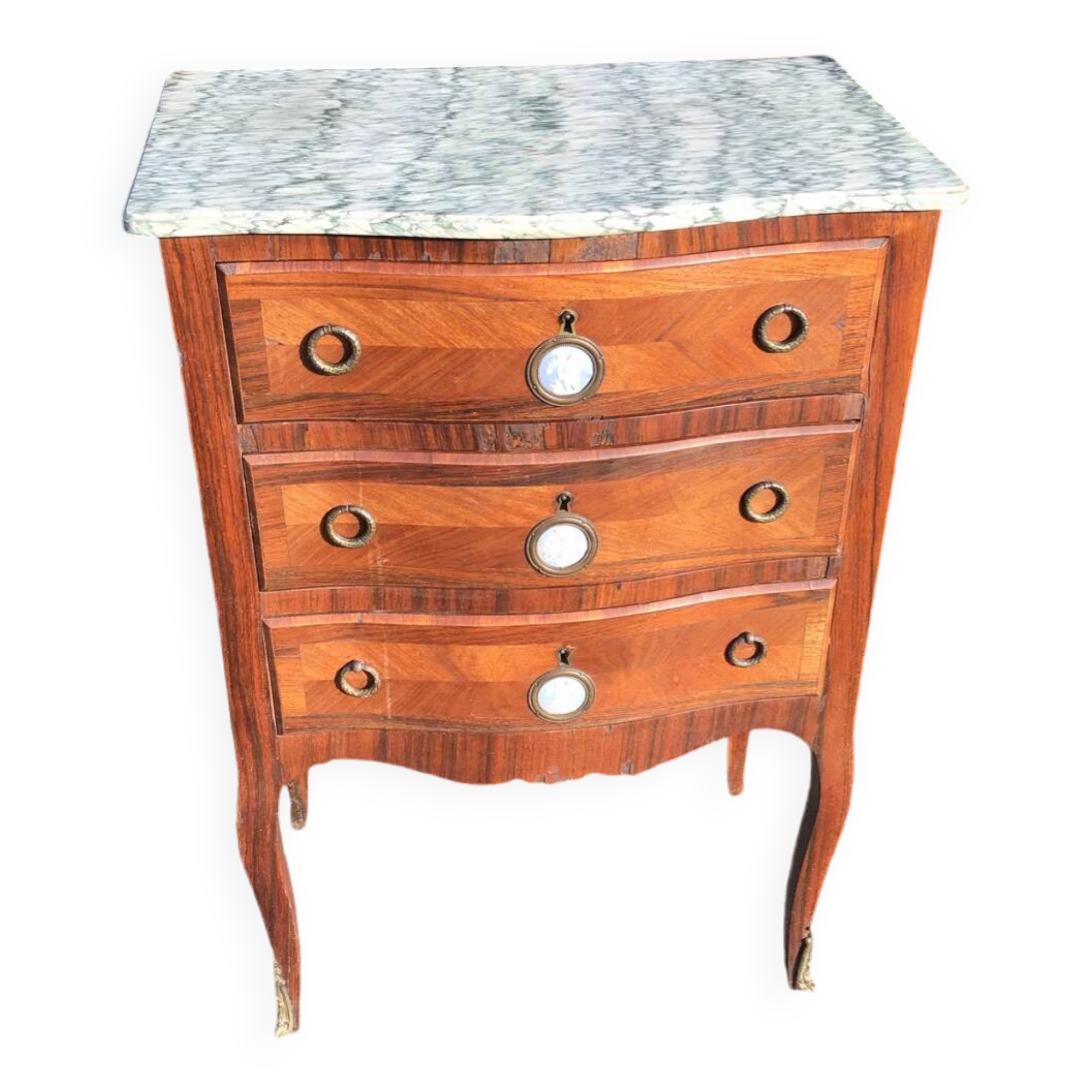 Small chest of drawers