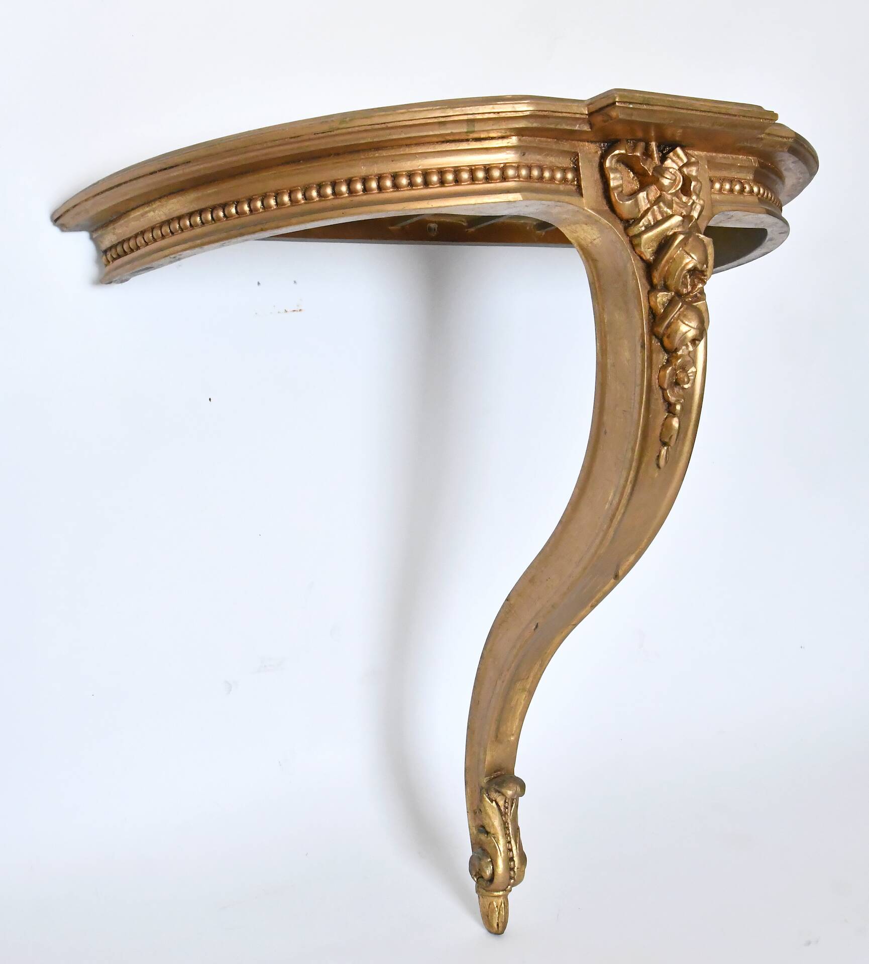 Console d'applique murale en bois sculpté à patine doré