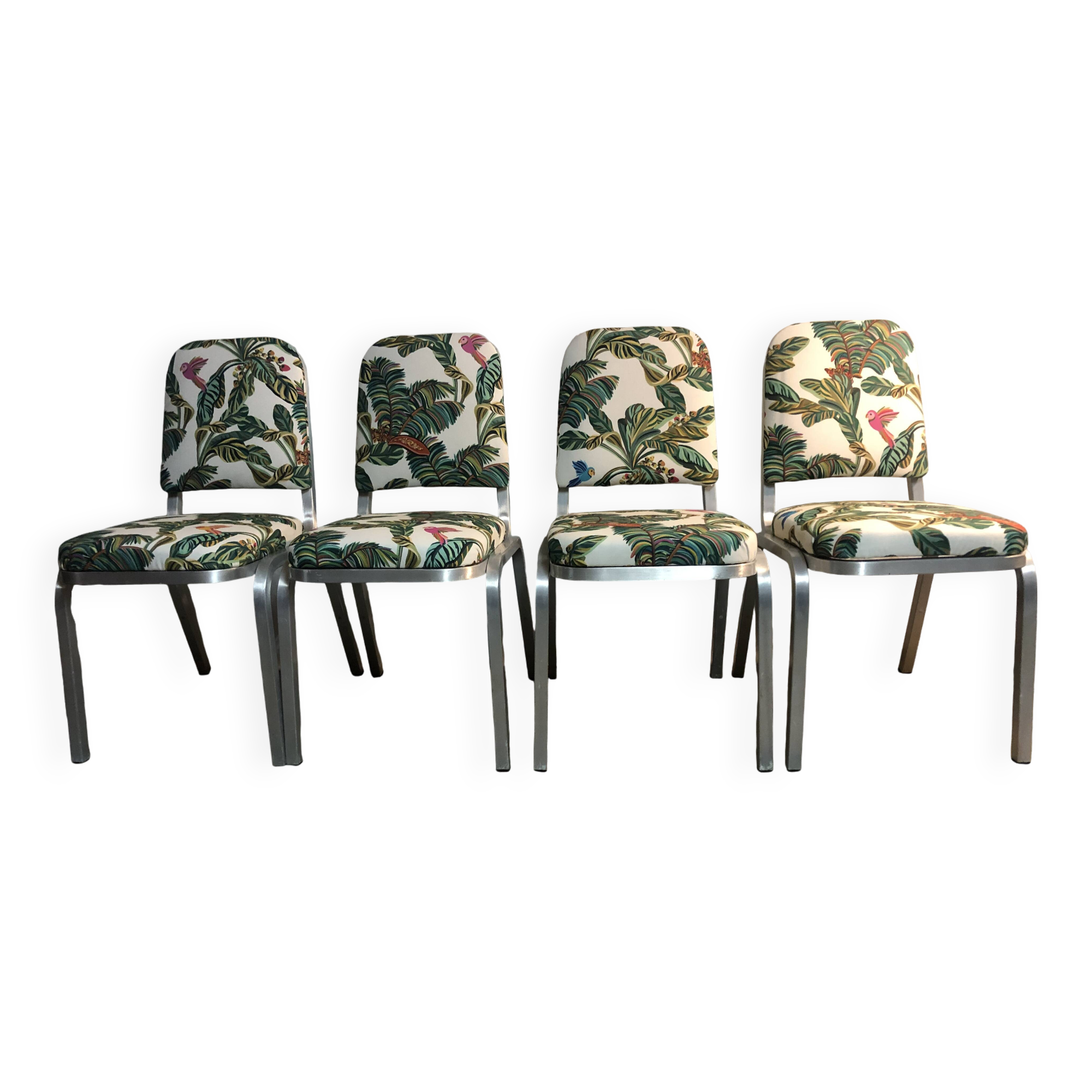 Aluminum chairs covered with Yasmine All overdose multicolor fabric Maison Thevenon arma Burgess