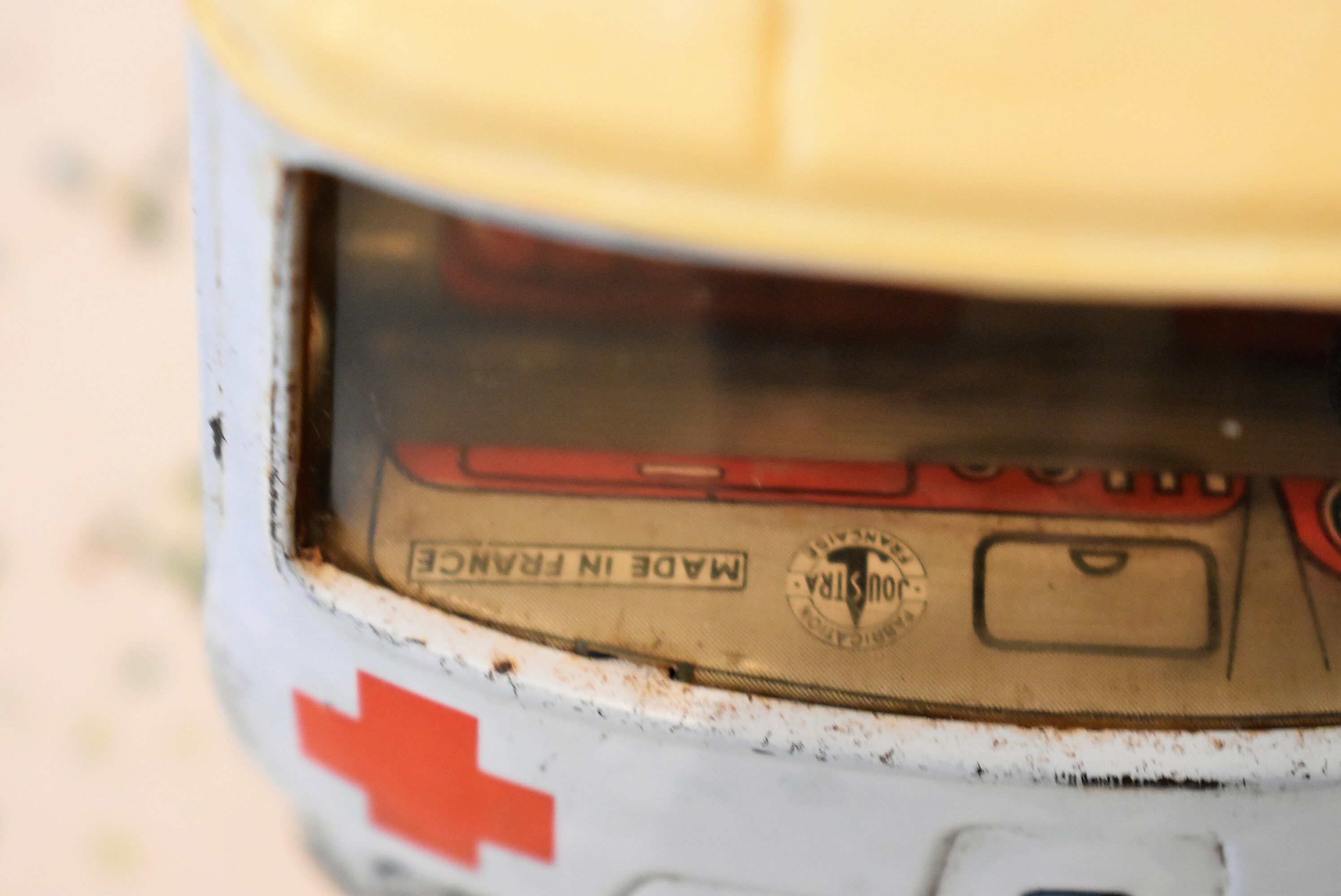 Joustra metal ambulance van