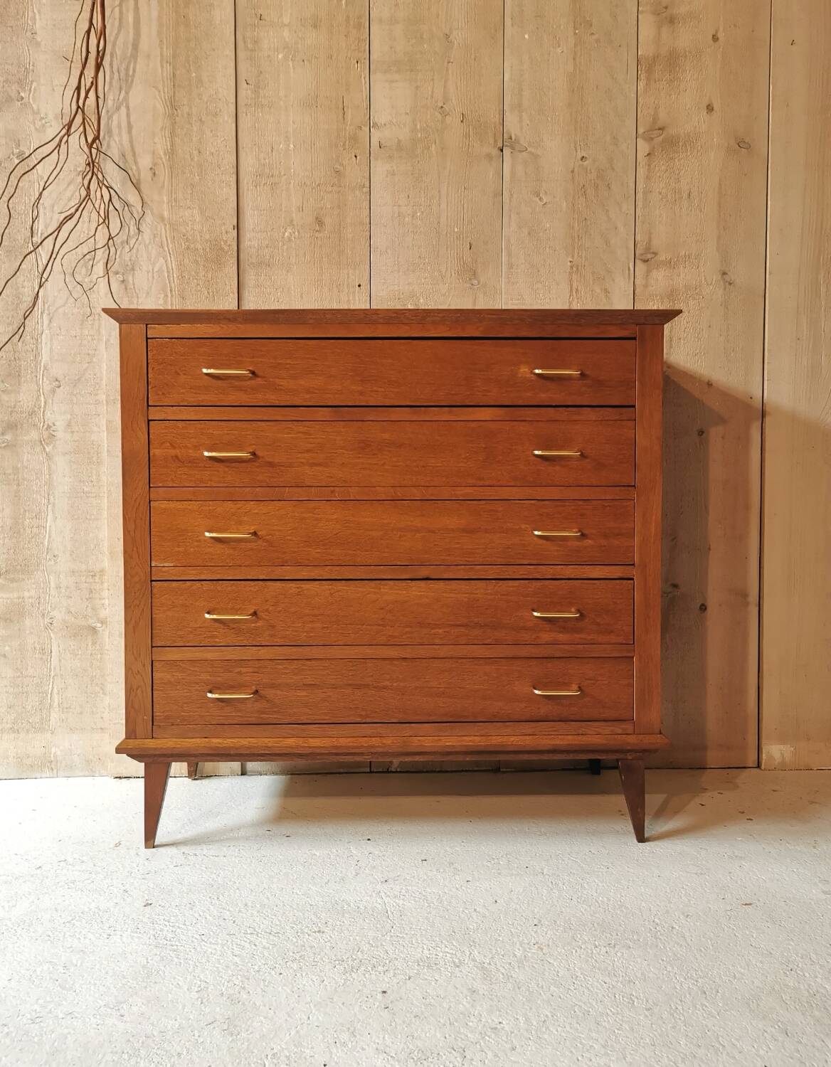 Oak chest of drawers