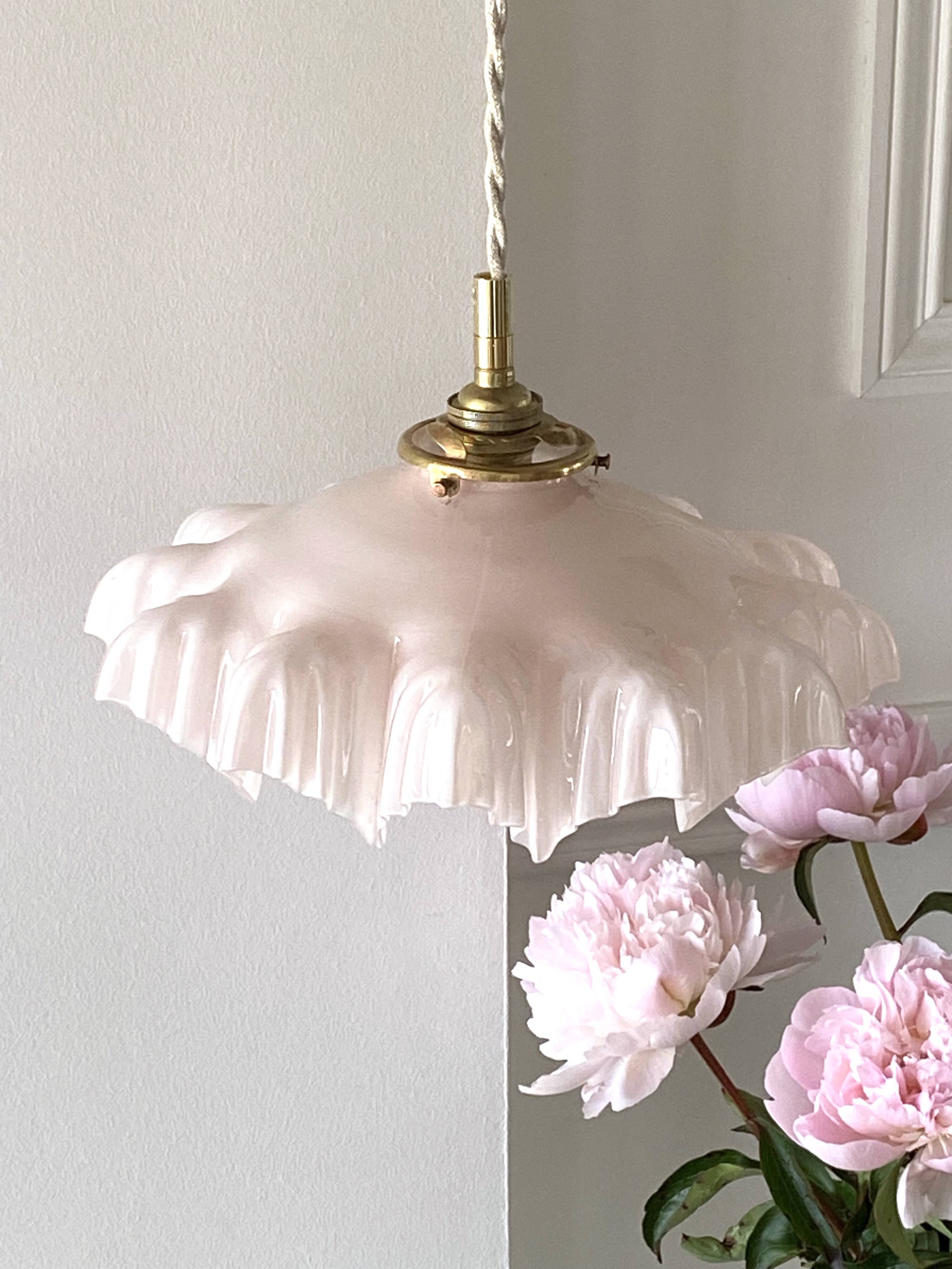 “Frou frou” pendant light