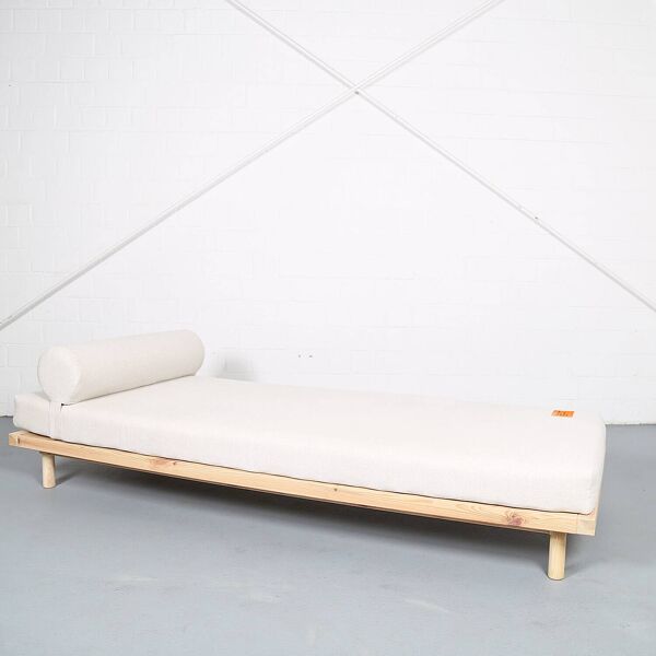 Virgil abloh x ikea design daybed markerad limité