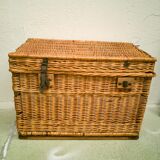 Wicker trunk