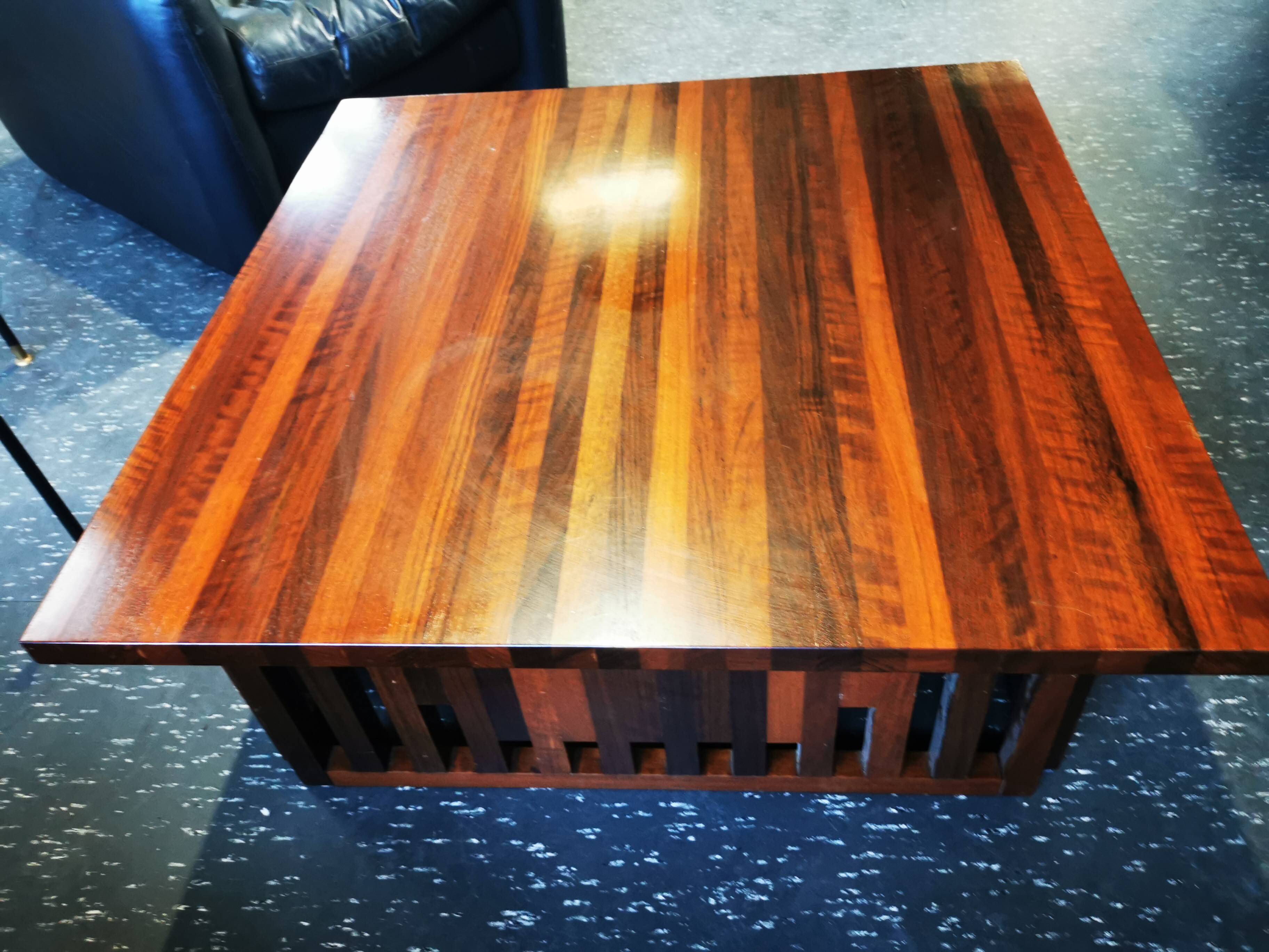 Table basse XL design vintage en bois exotique