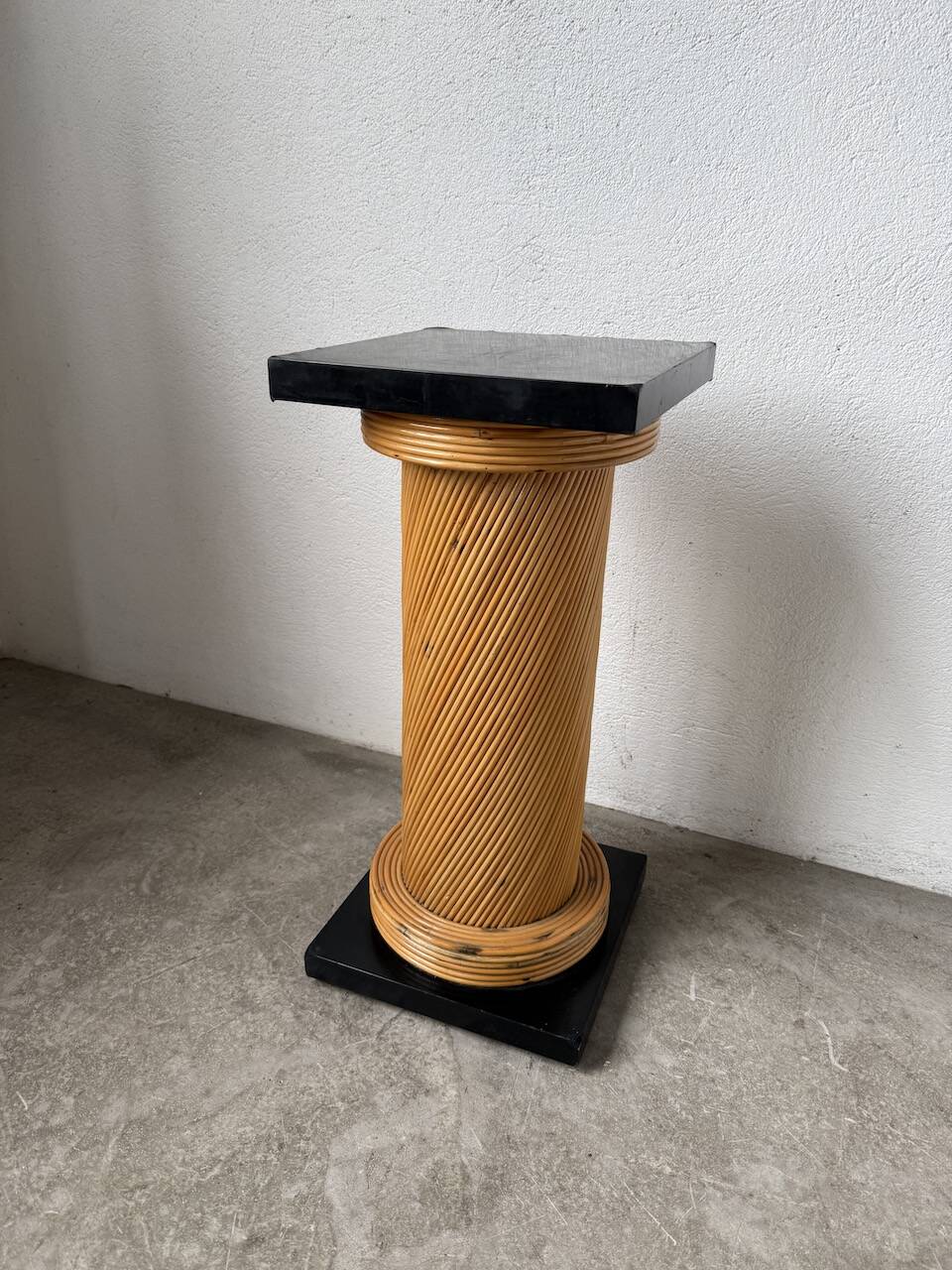 Crespi South Nursery Rattan Column