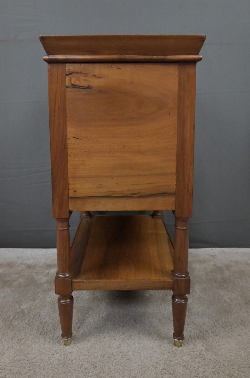 Petite table de salon en noyer, style Louis-Philippe – Milieu XIXe