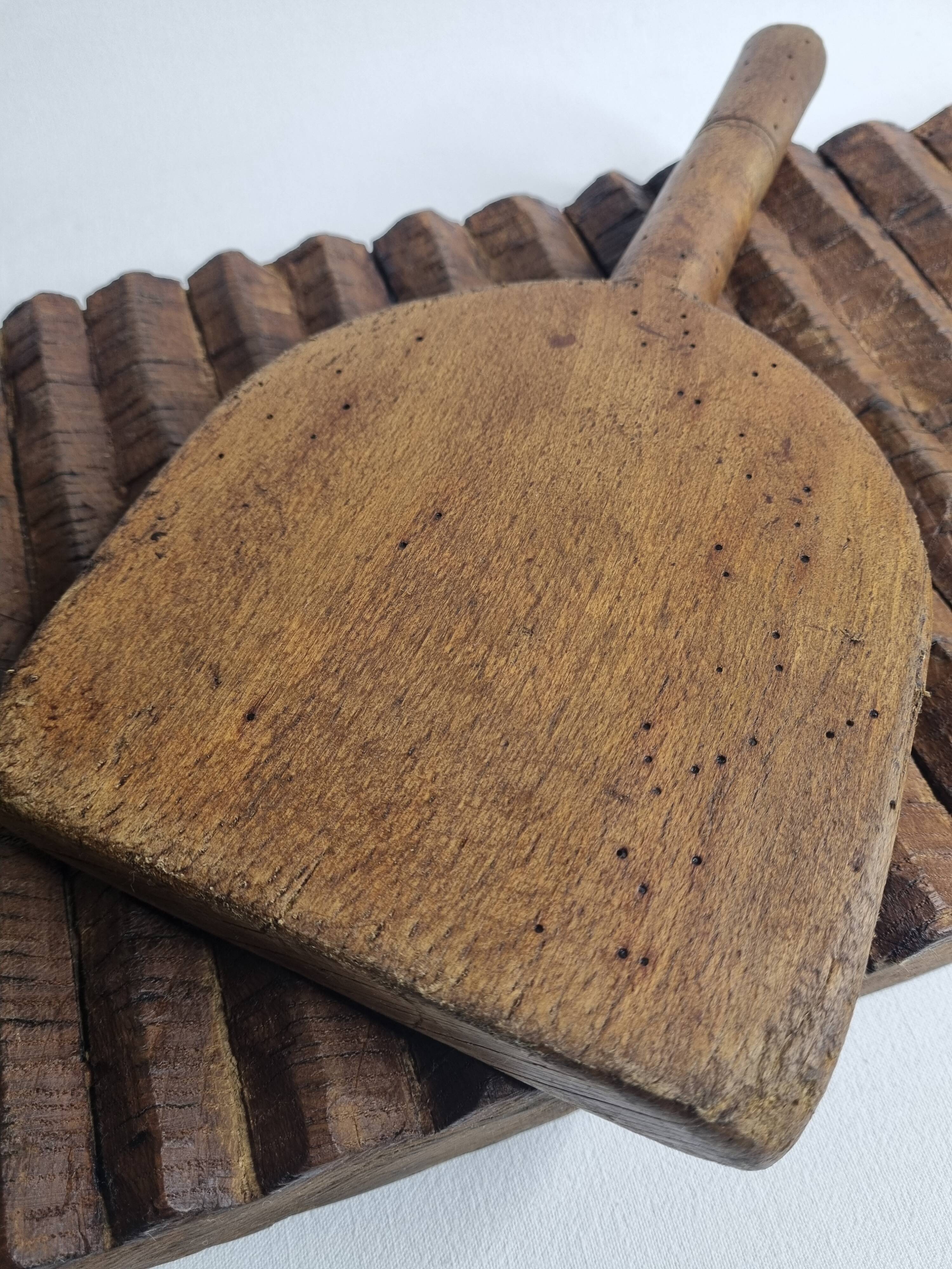 Former hand-carved lavender plank with its battoir