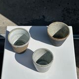 Lot de 3 tasses en céramique indonésienne (noir, mat brun & glacé moucheté)