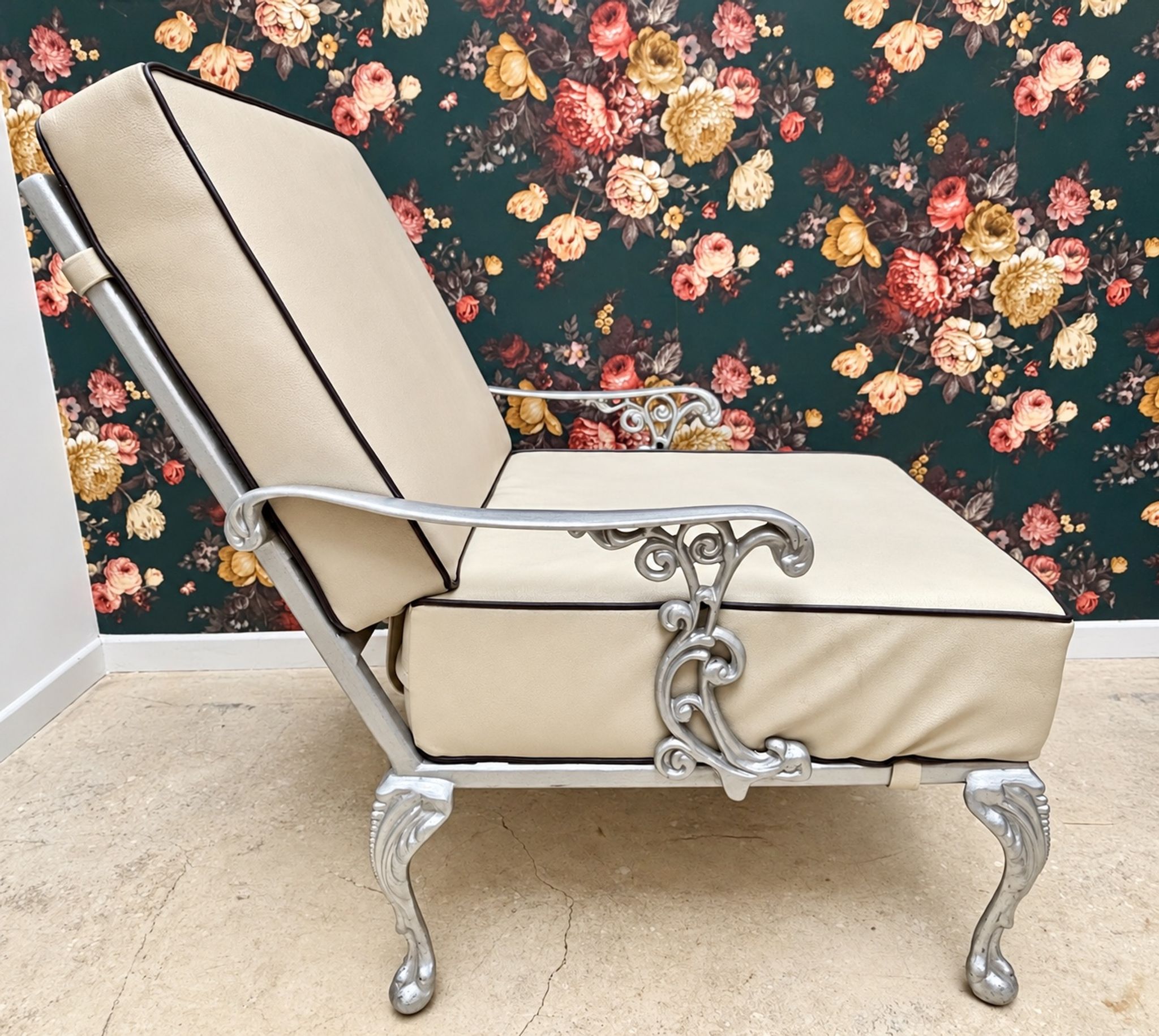 Pair of baroque design armchairs – Parisian hotel furniture