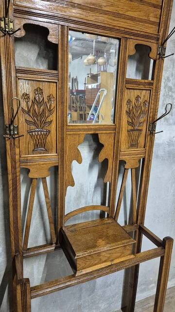 Vintage carved oak hall tree with mirror and coat hooks, early 20th century, 192 × 72 × 24 cm
