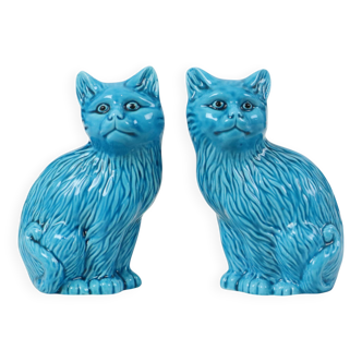 Paire de statues de chats émaillés bleus en céramique chinoise